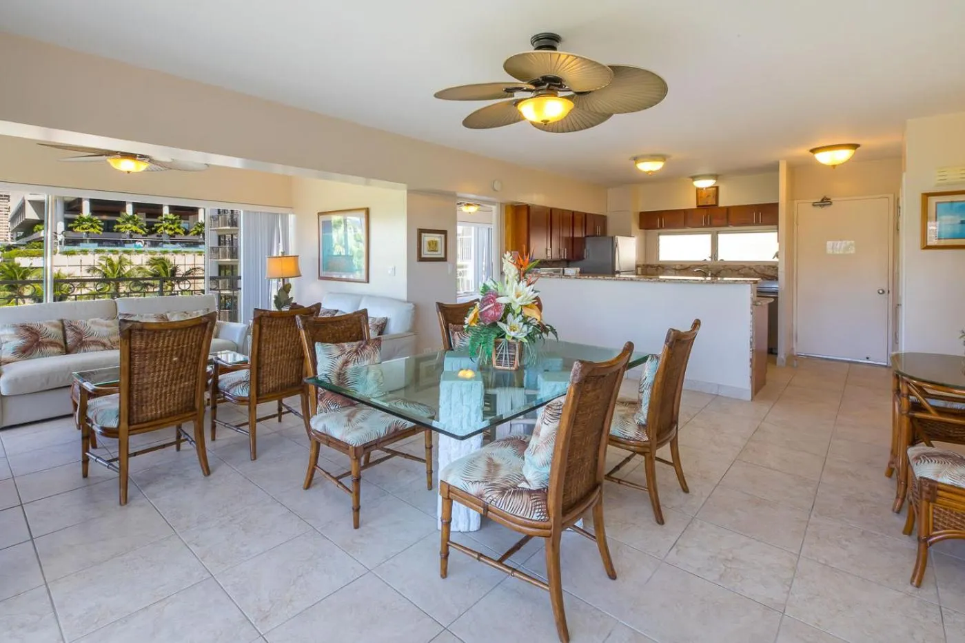 Restaurant/Places to Eat in Waikiki Shore by OUTRIGGER - Select Your Unit