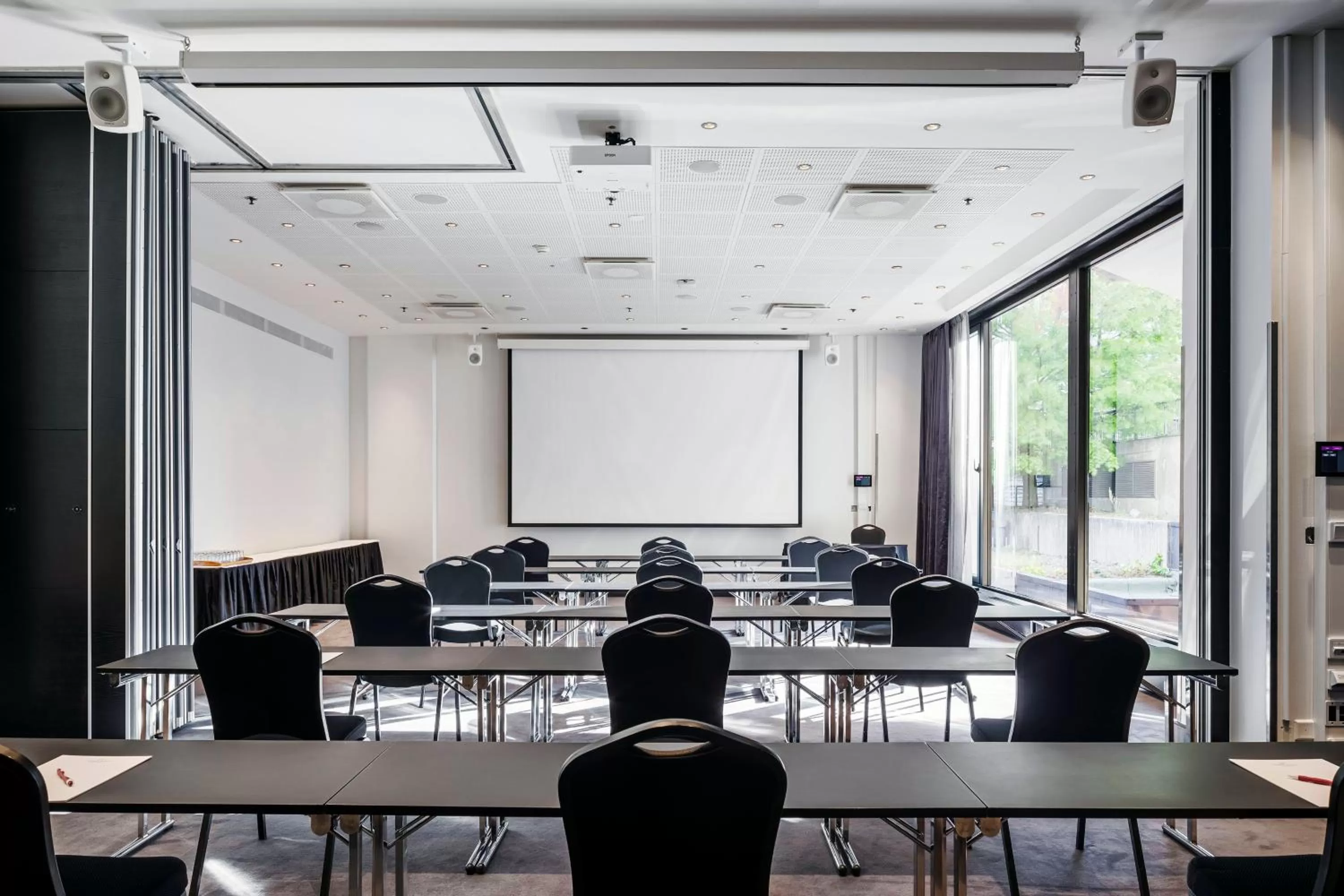 Meeting/conference room in Crowne Plaza Helsinki - Hesperia by IHG
