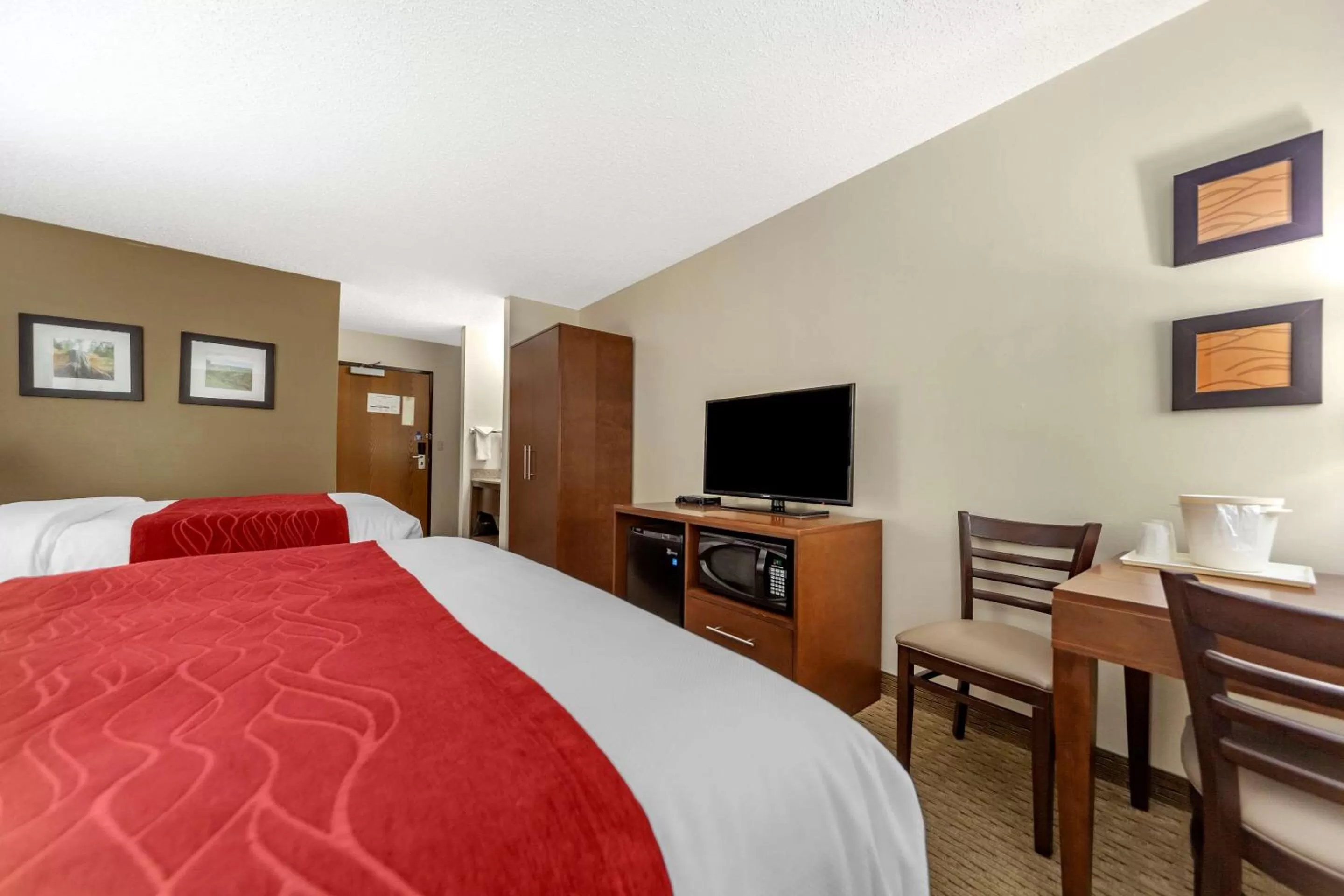Photo of the whole room, Bed in Comfort Inn Valentine