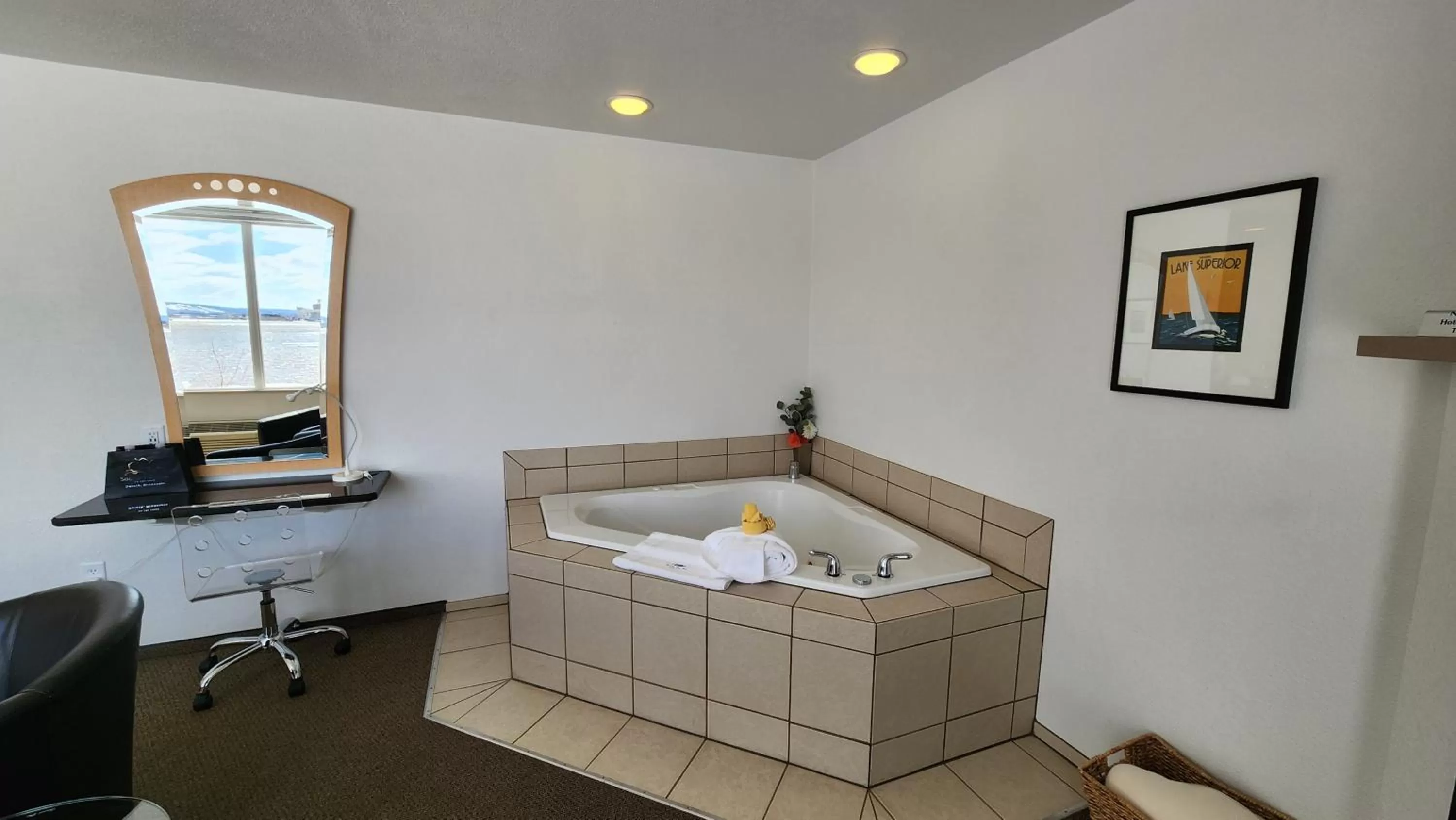 Hot Tub in South Pier Inn