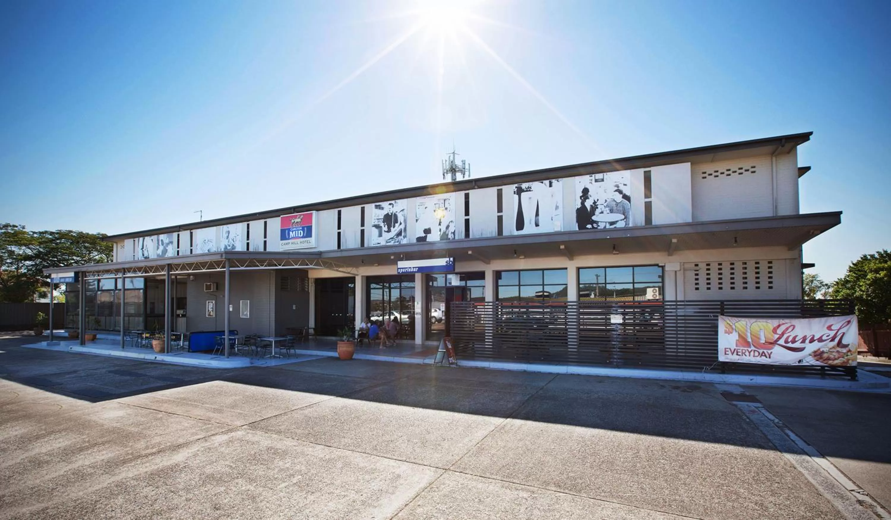 Facade/entrance in Nightcap at Camp Hill Hotel