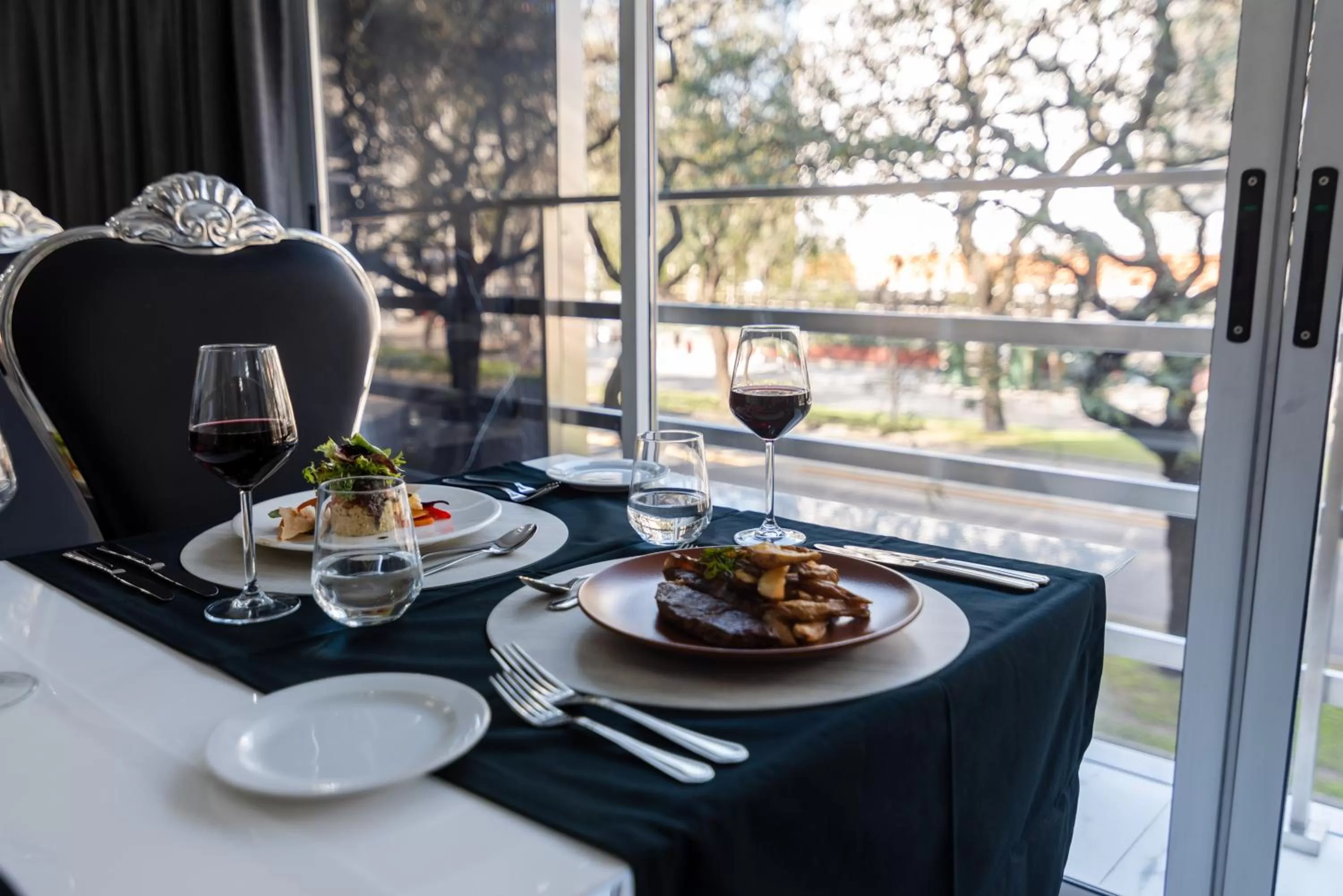 Food and drinks in Ker San Telmo Hotel