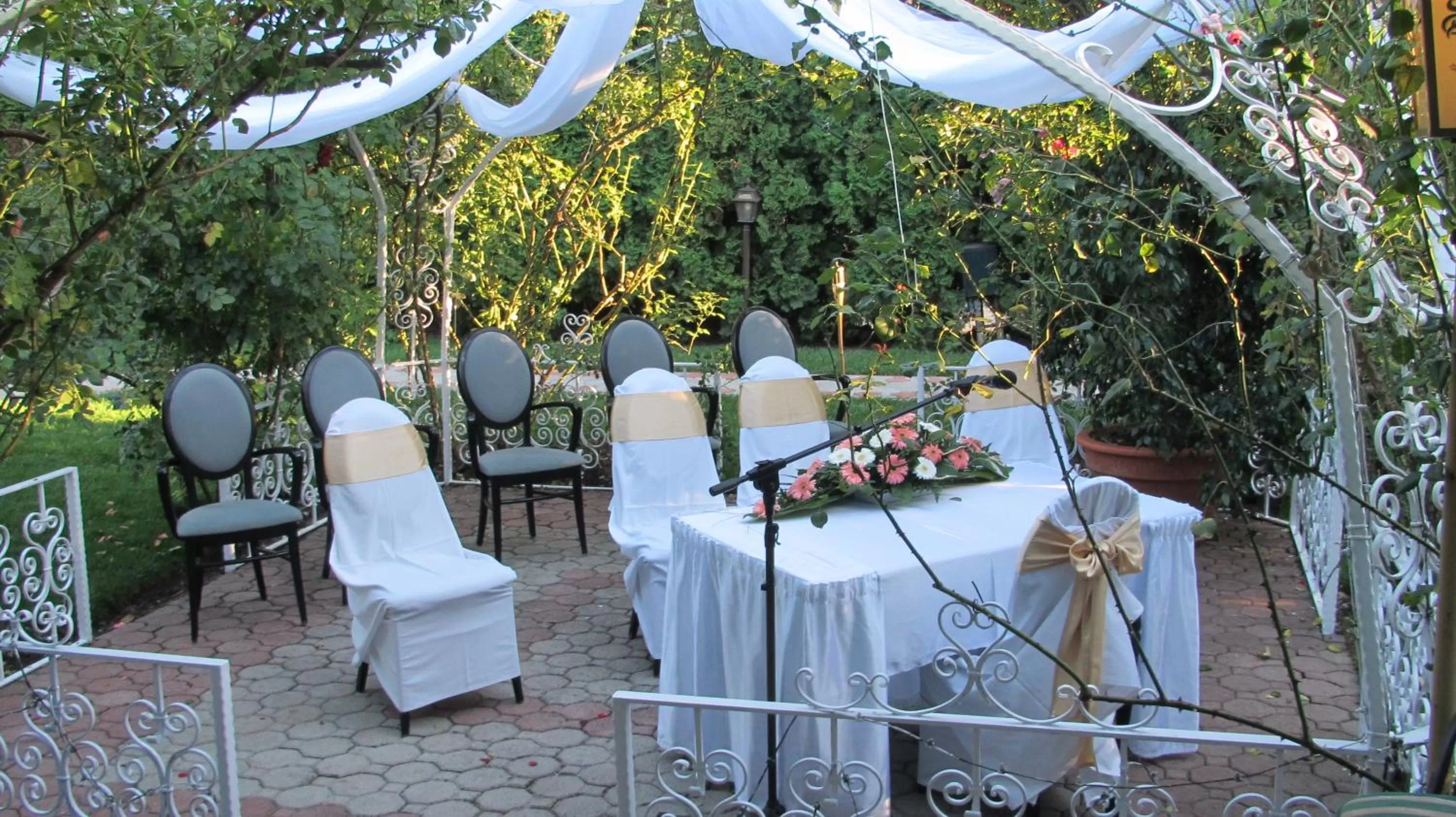 Restaurant/places to eat in Hotel Panorama