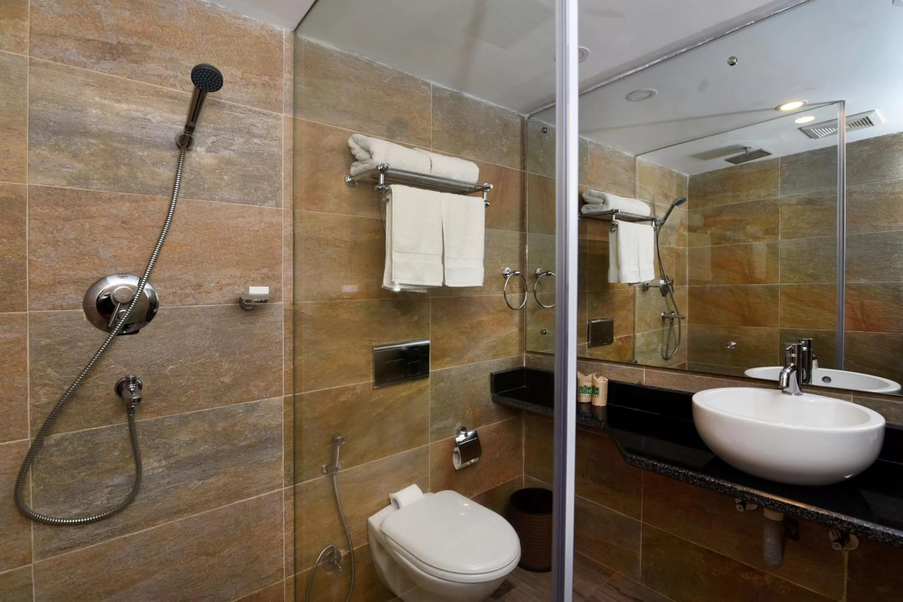 Shower in Park Village Resort by KGH Group