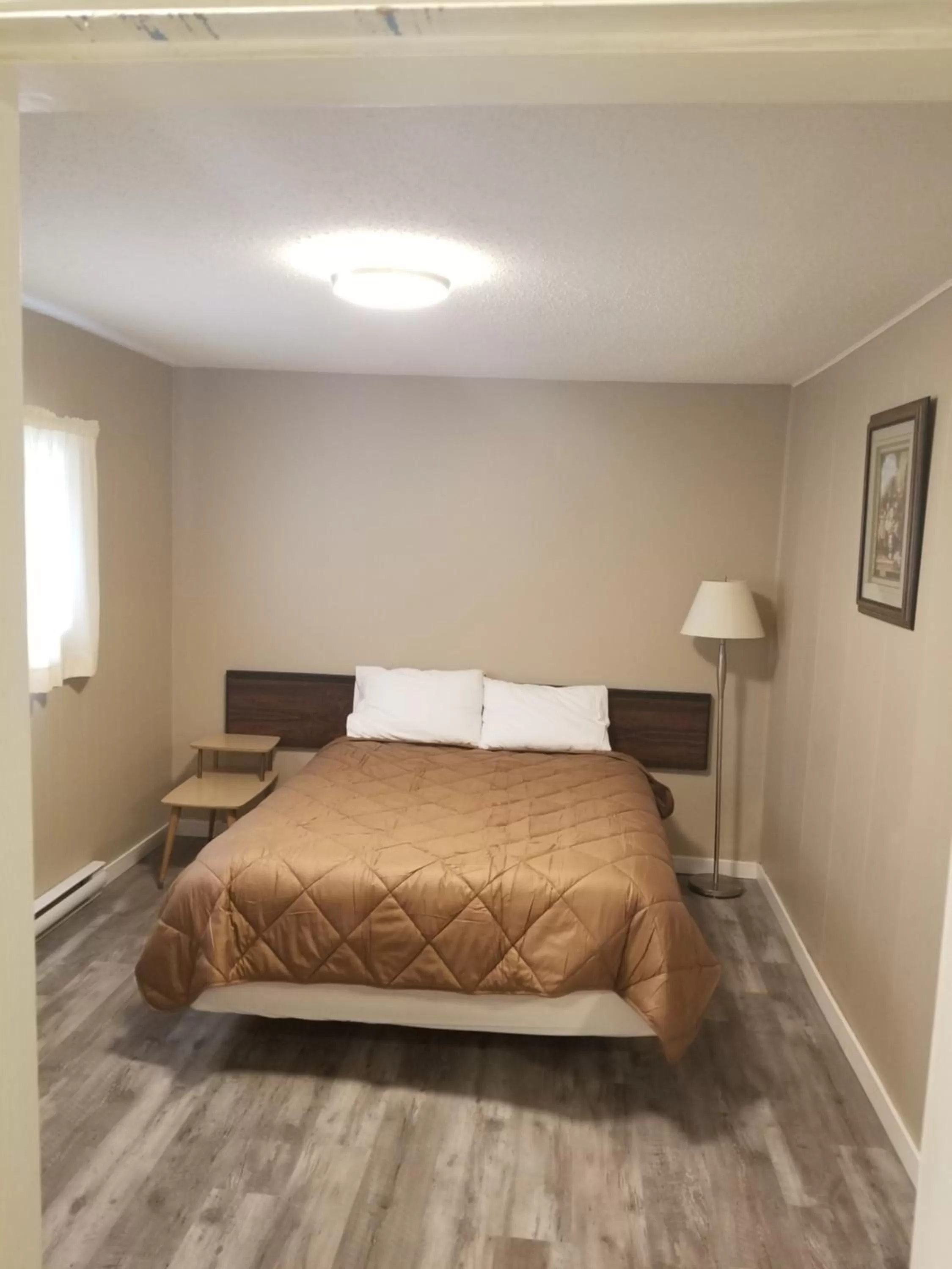 Bed in Apple Tree Inn