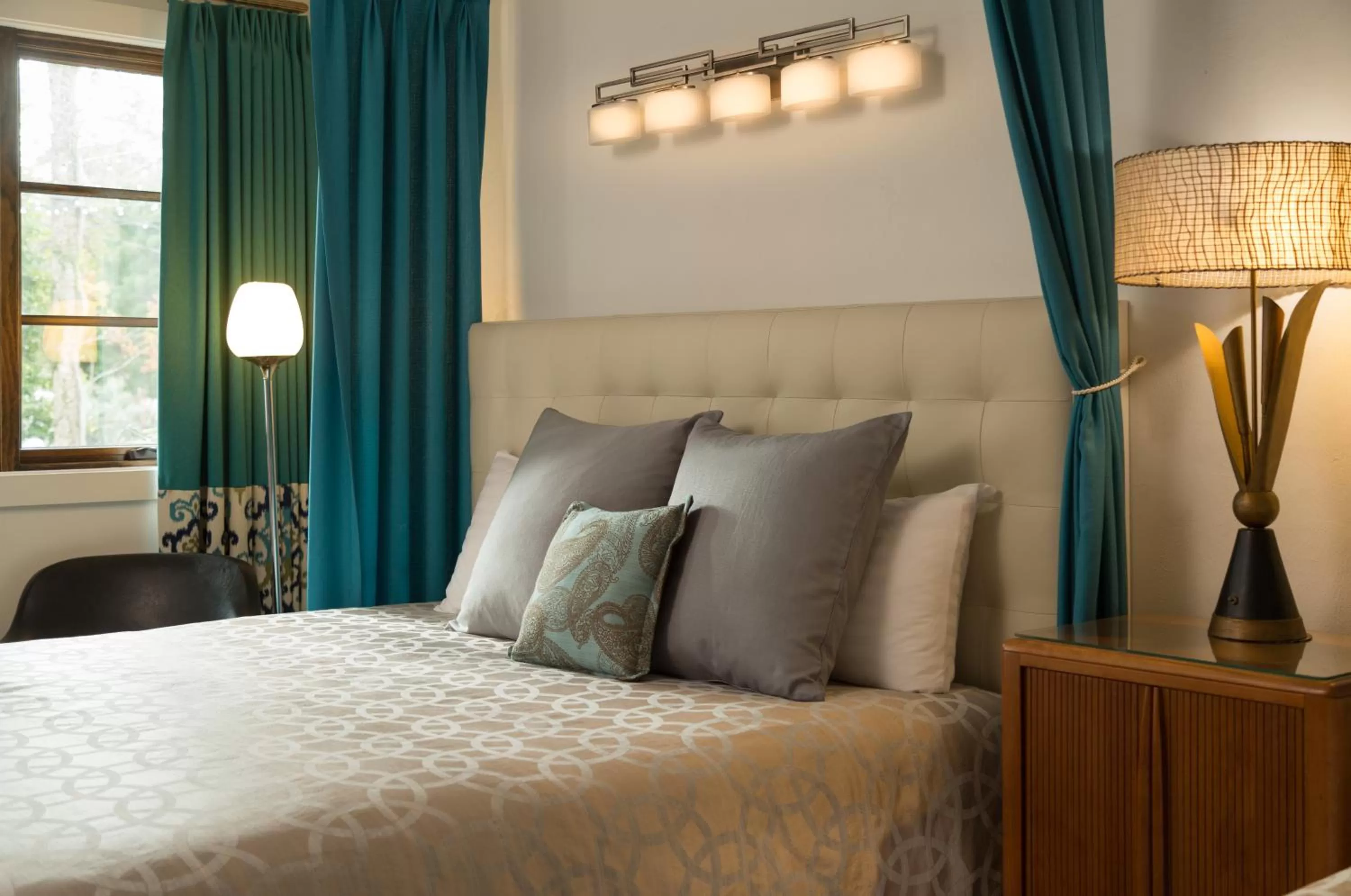 Bed in Black Dolphin Inn