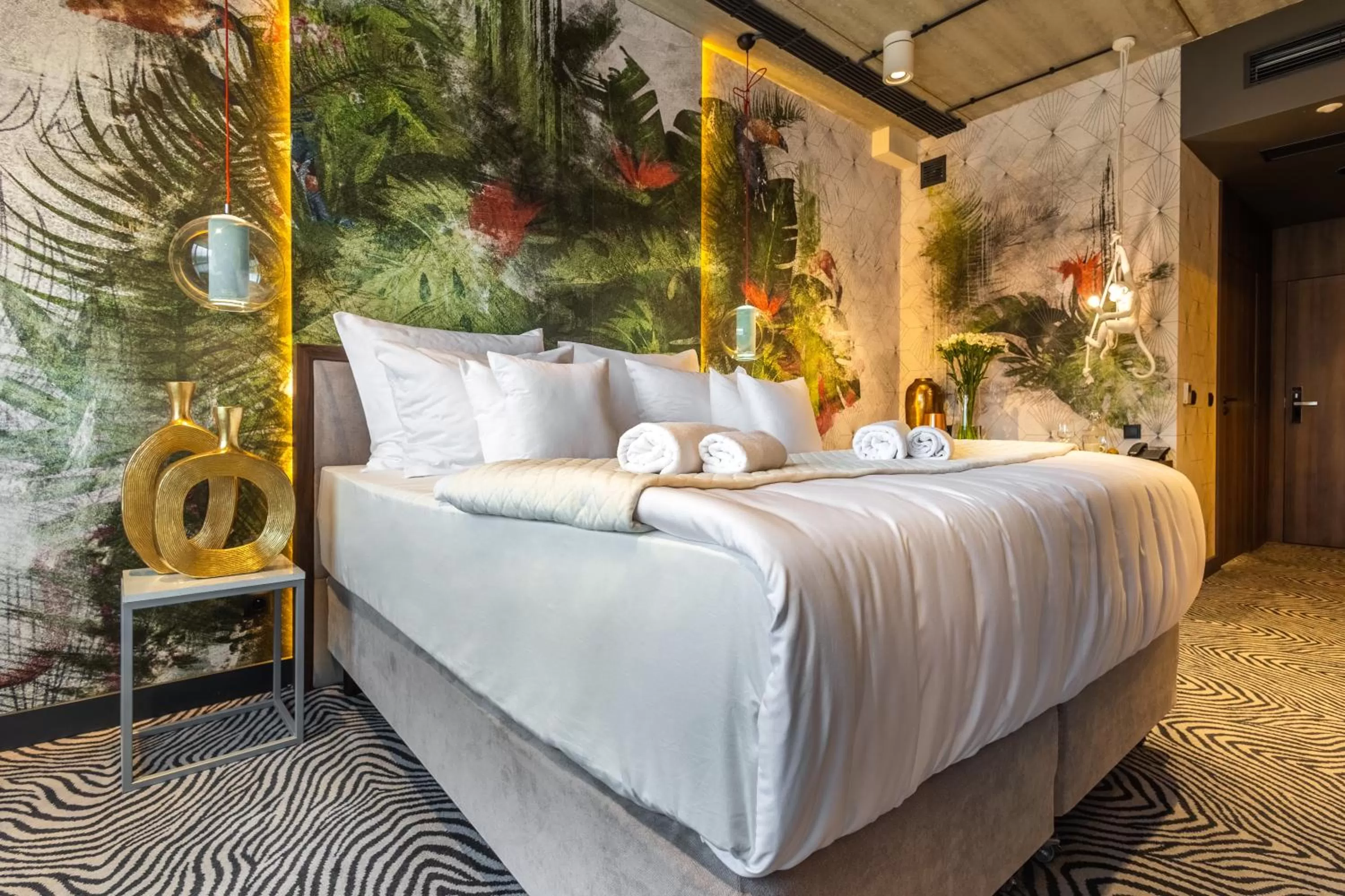 Bed in Hotel Zoo by Afrykarium Wroclaw