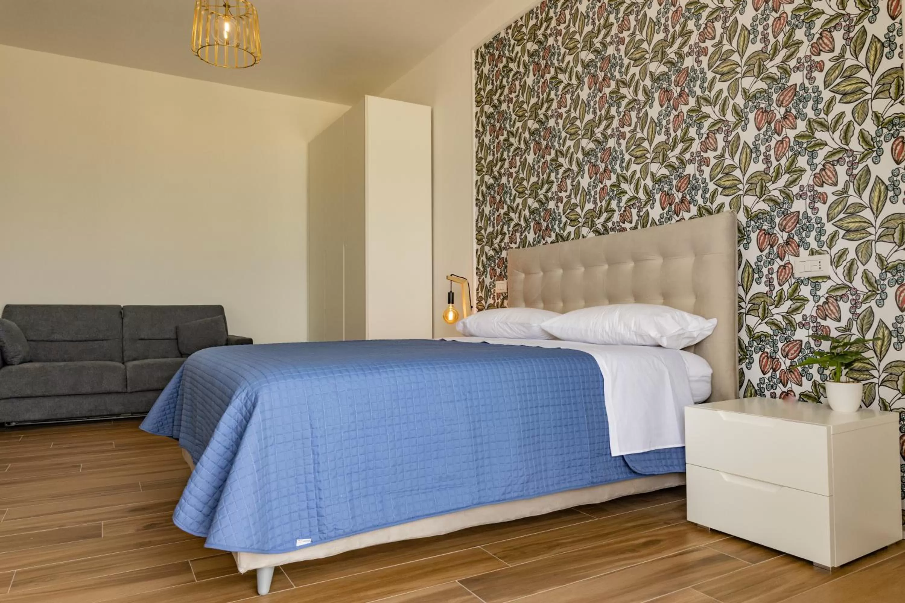 Photo of the whole room, Bed in Cas’ A Mare - Beachfront Luxury Suites