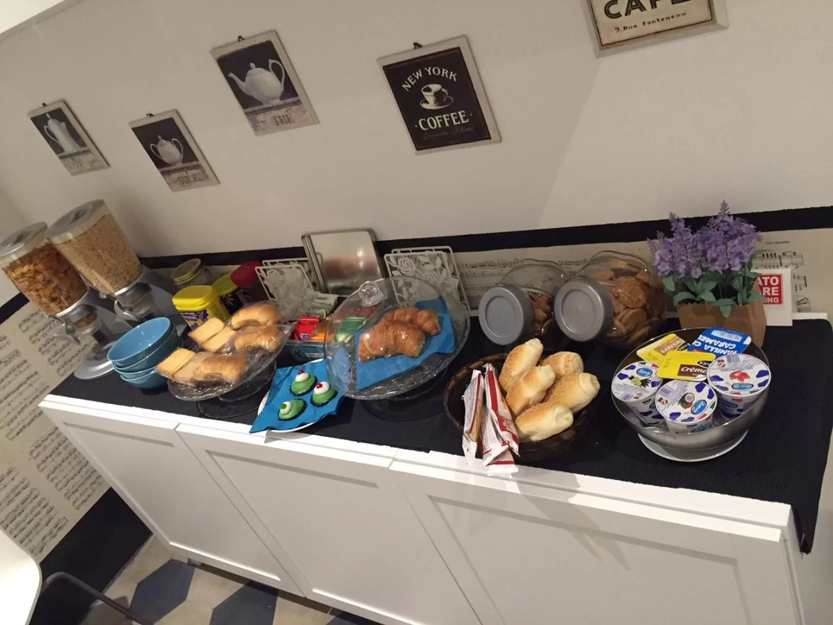 Breakfast in L'Opera Buffa