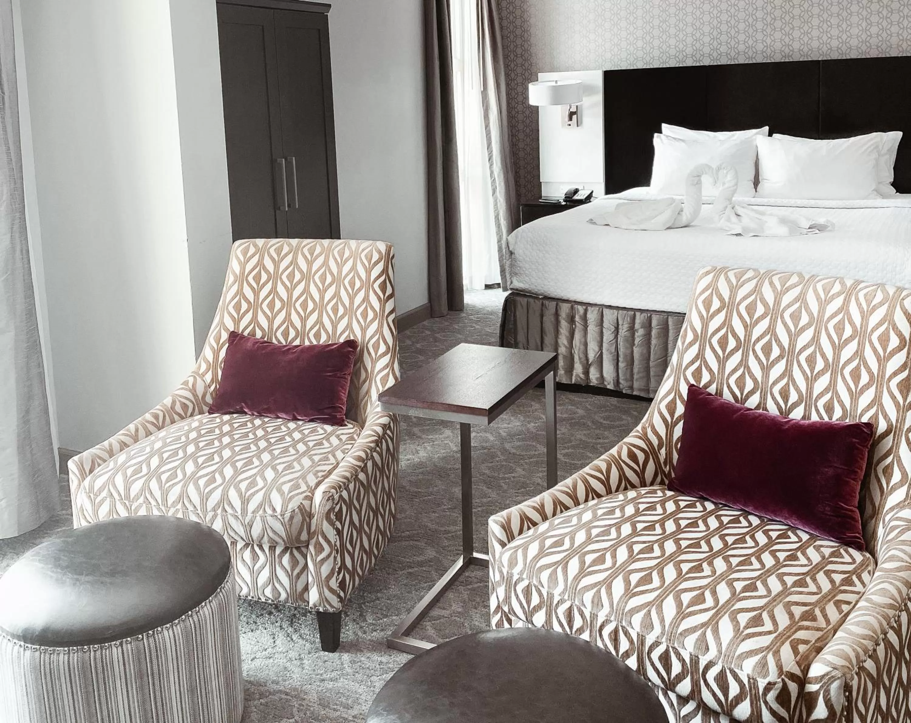 Photo of the whole room, Bed in Crowne Plaza Chicago SW - Burr Ridge by IHG