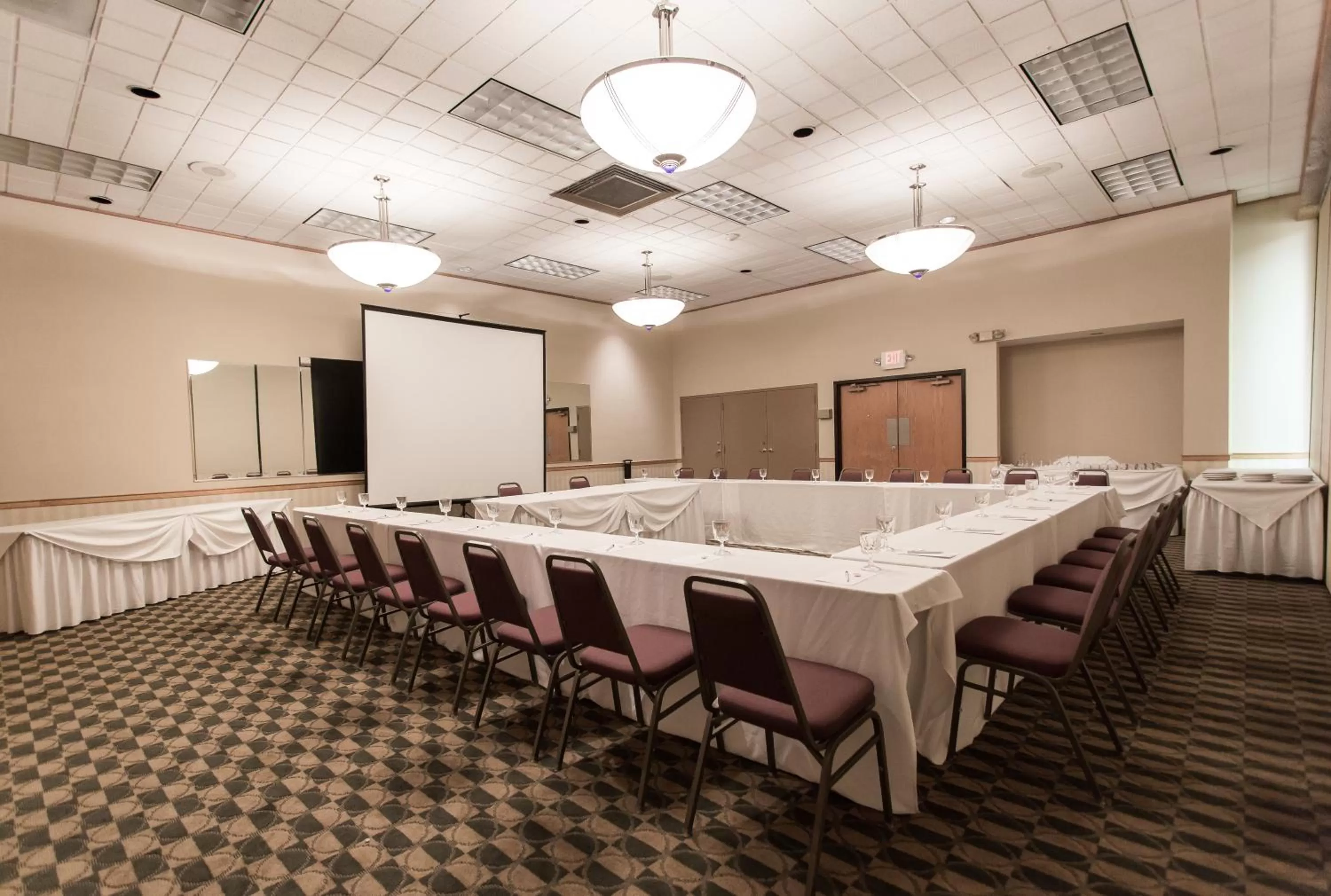 Meeting/conference room in Wyndham Garden Detroit Metro Airport