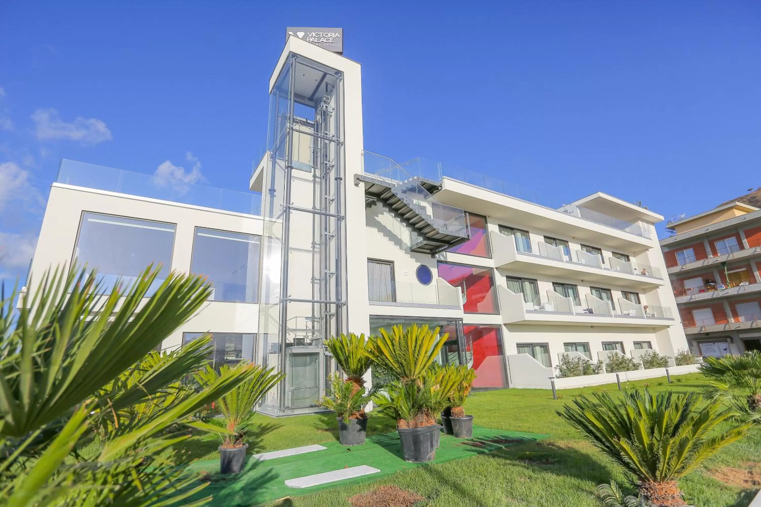 Garden view in Victoria Palace Cefalù