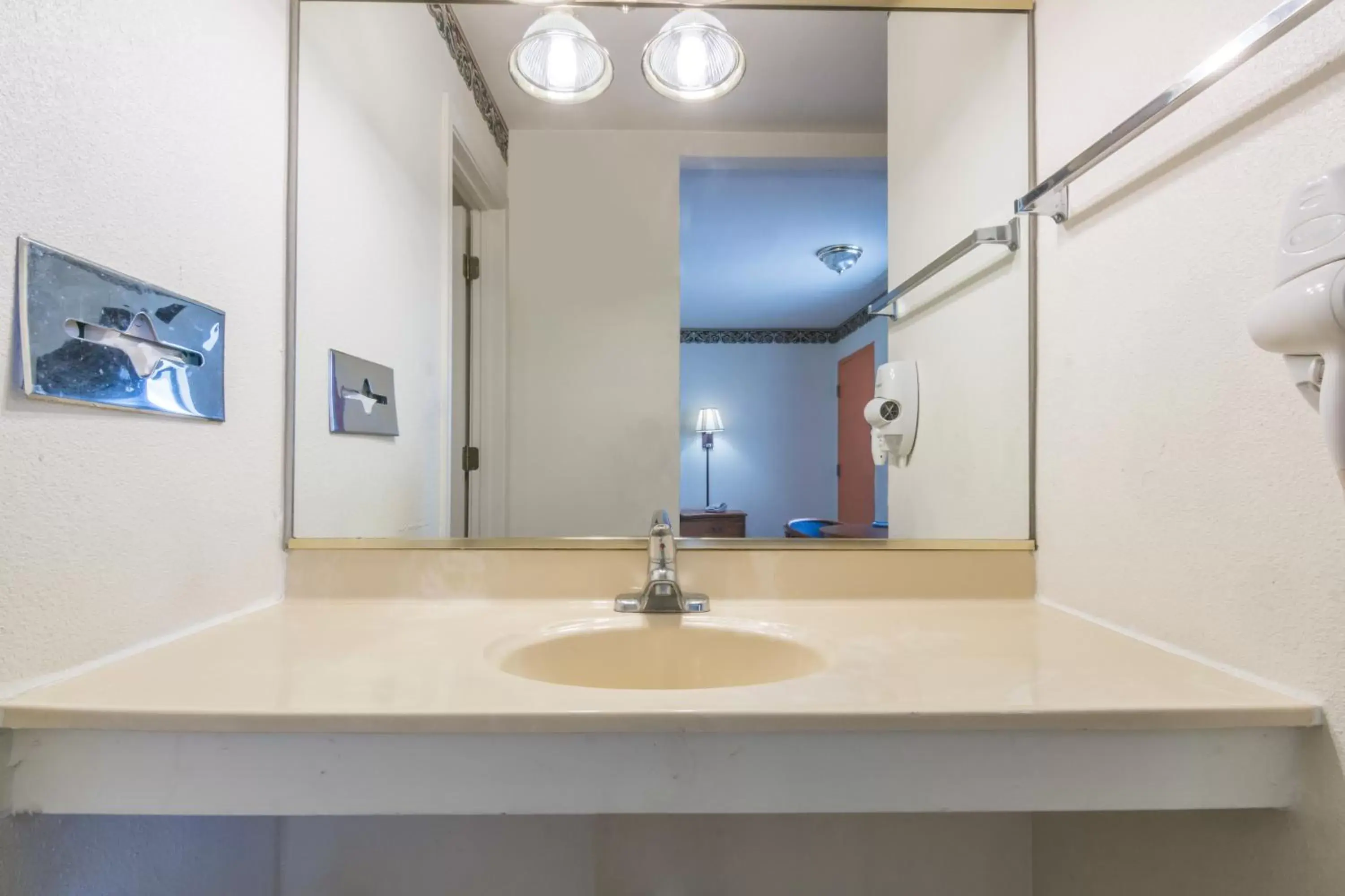 King Room - Non-Smoking in Travelodge by Wyndham Temple King Room - Non-Smoking in Travelodge by Wyndham Temple