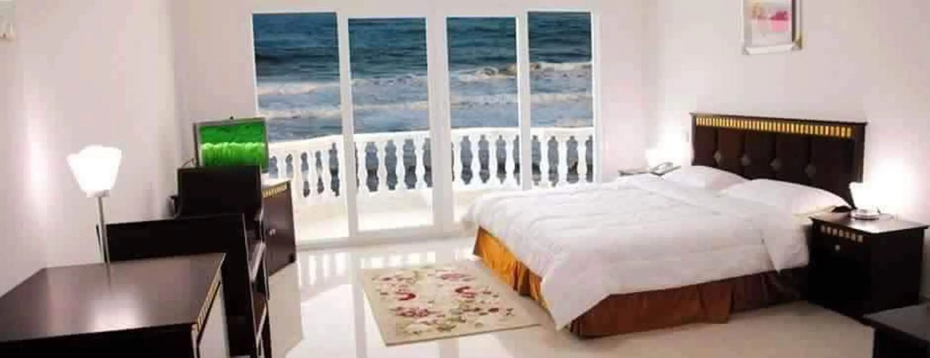 Photo of the whole room, Bed in Beach Resort Salalah