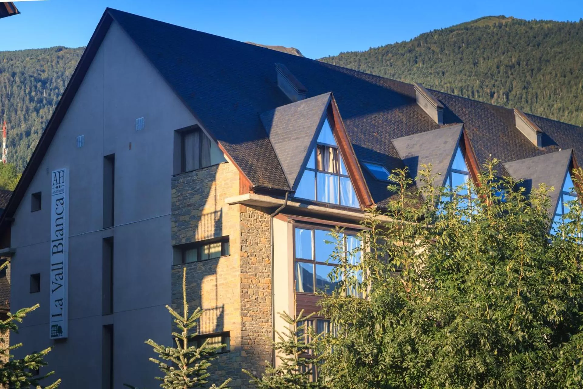 Property building in Aparthotel La Vall Blanca