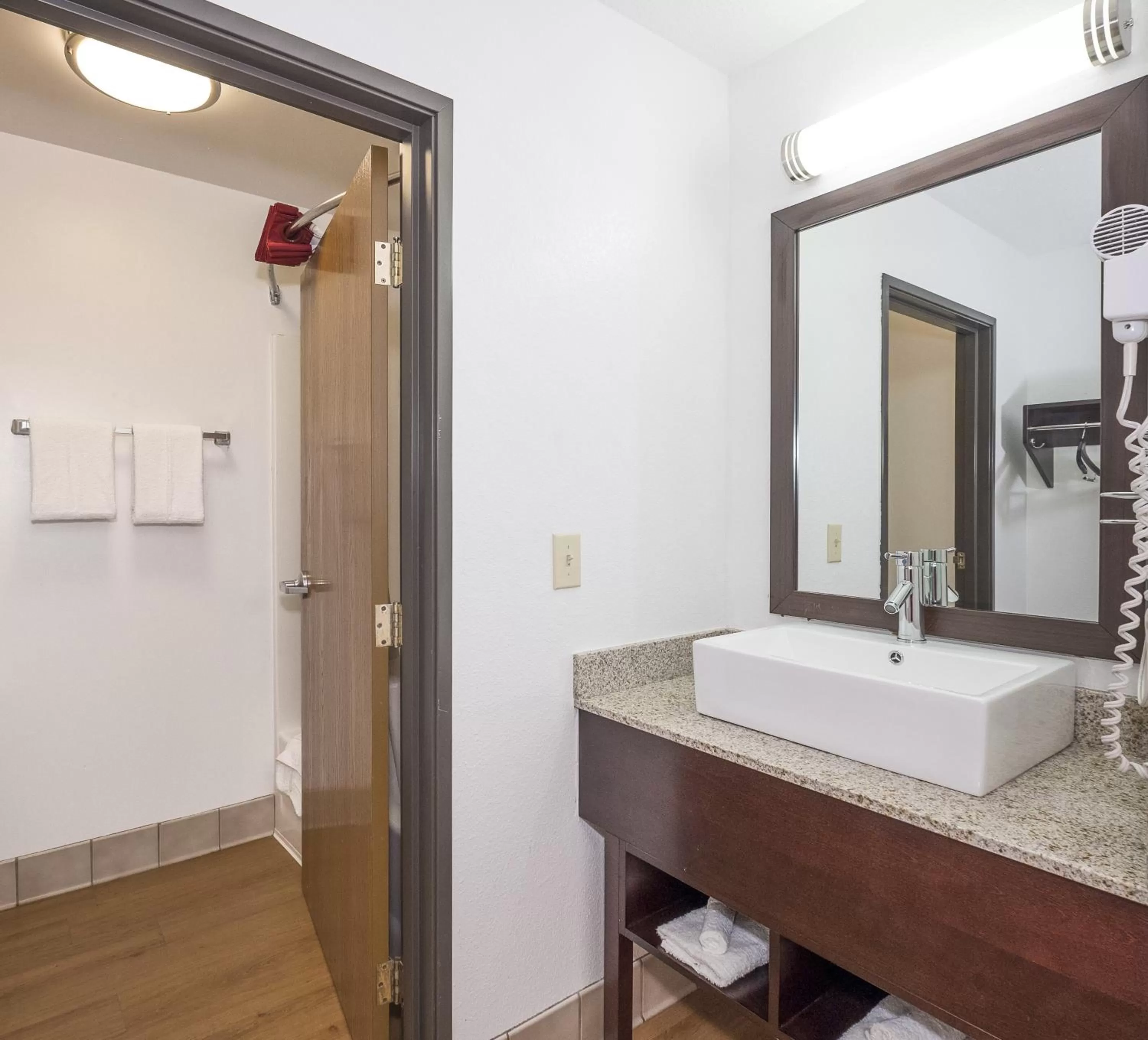 Bathroom in Red Roof Inn Columbus - Hebron