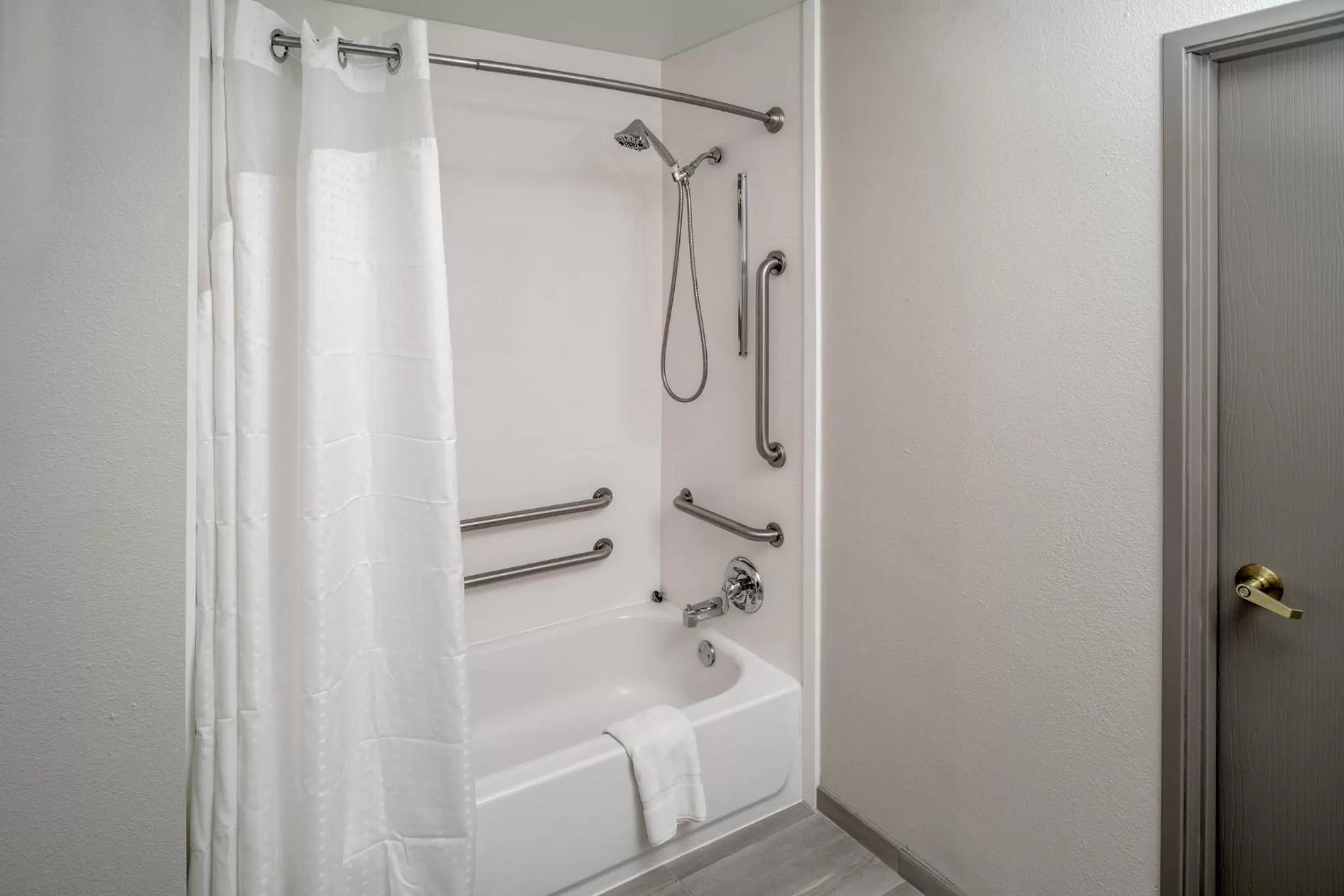 Bathroom in Holiday Inn Express - Charleston/Kanawha City by IHG
