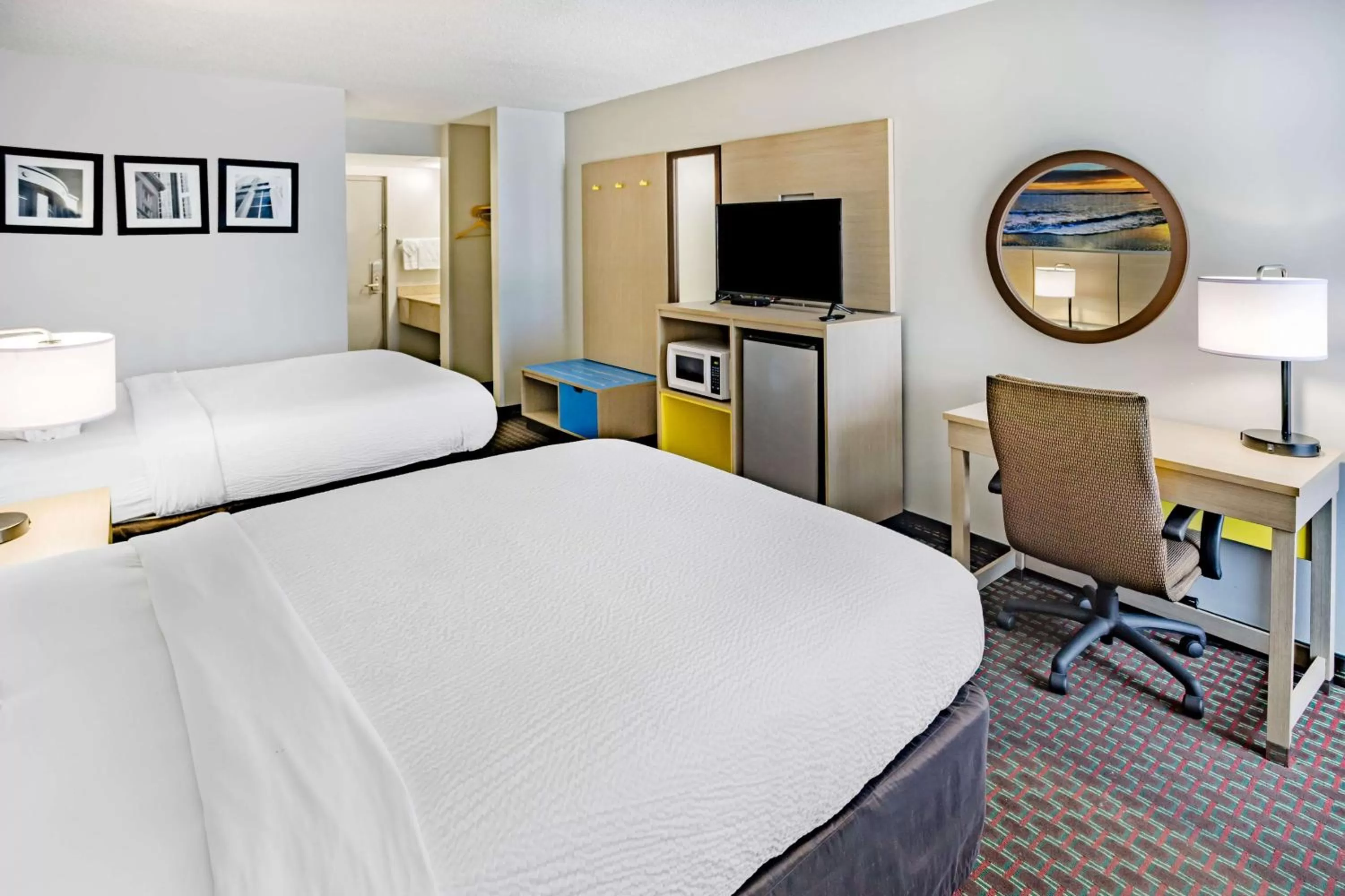 Photo of the whole room, Bed in Days Inn by Wyndham Hartsfield Jackson Atlanta Airport West