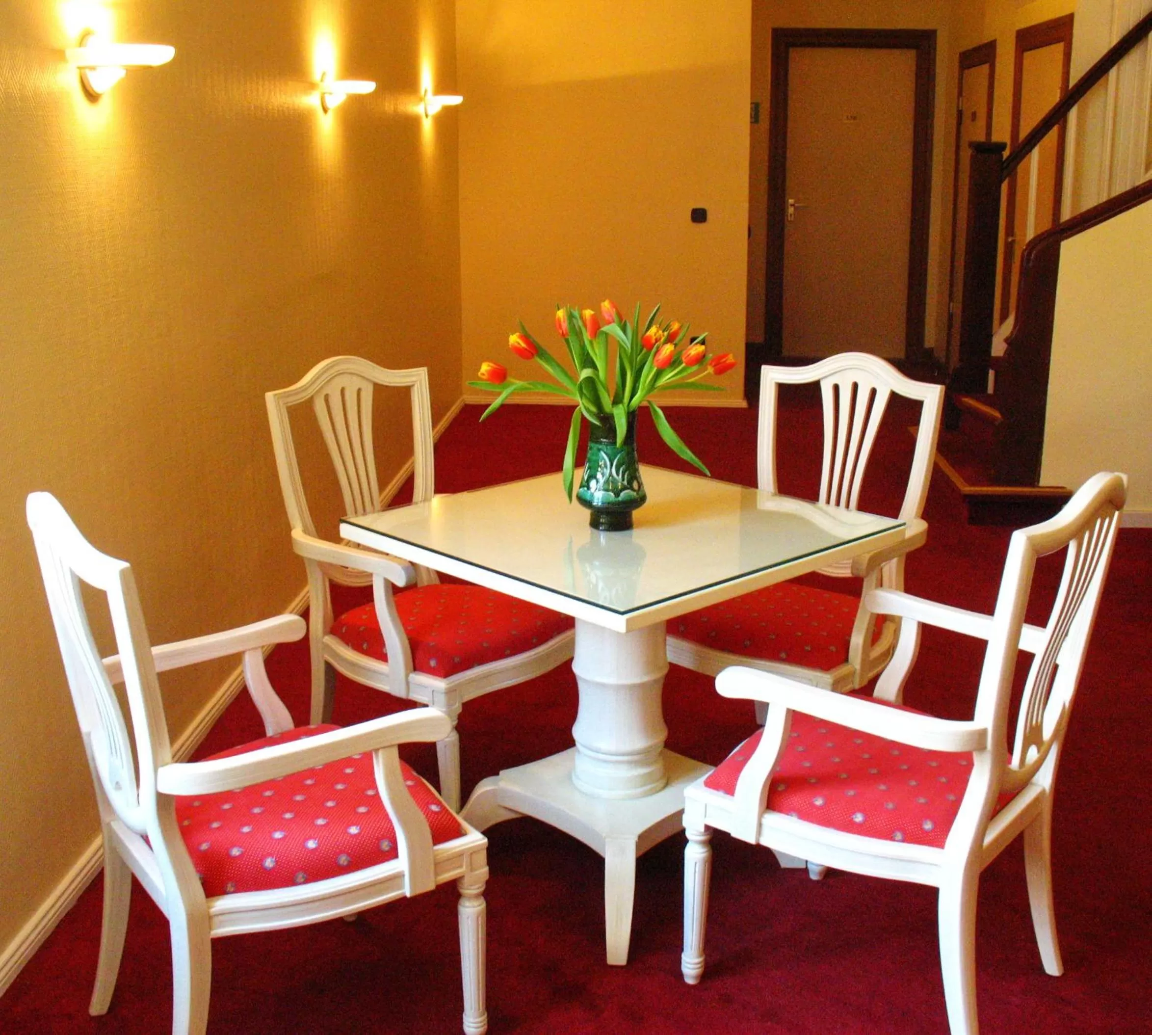 Seating area in Kurfürst am Kurfürstendamm