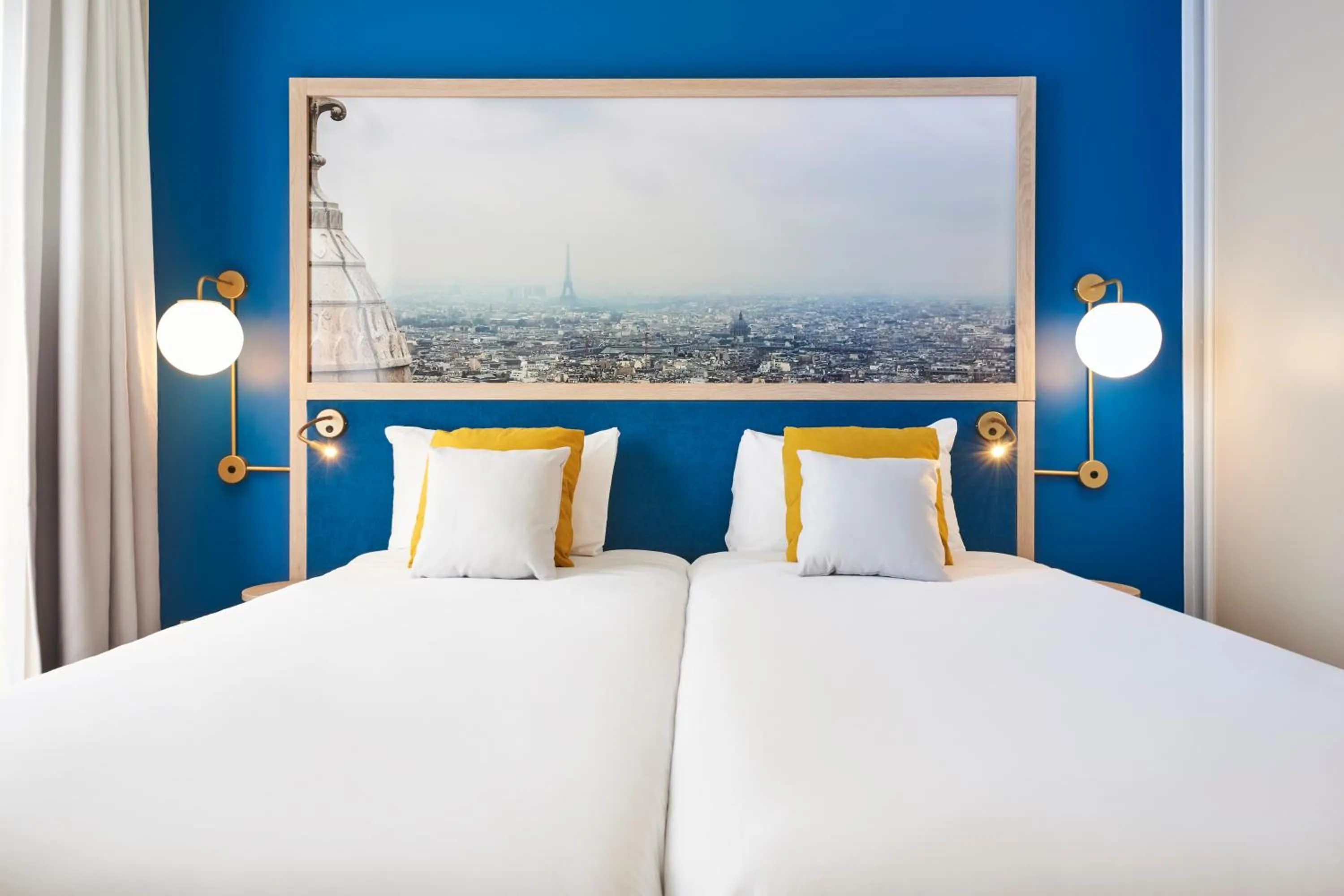 Bedroom, Bed in Aparthotel Adagio Porte de Versailles