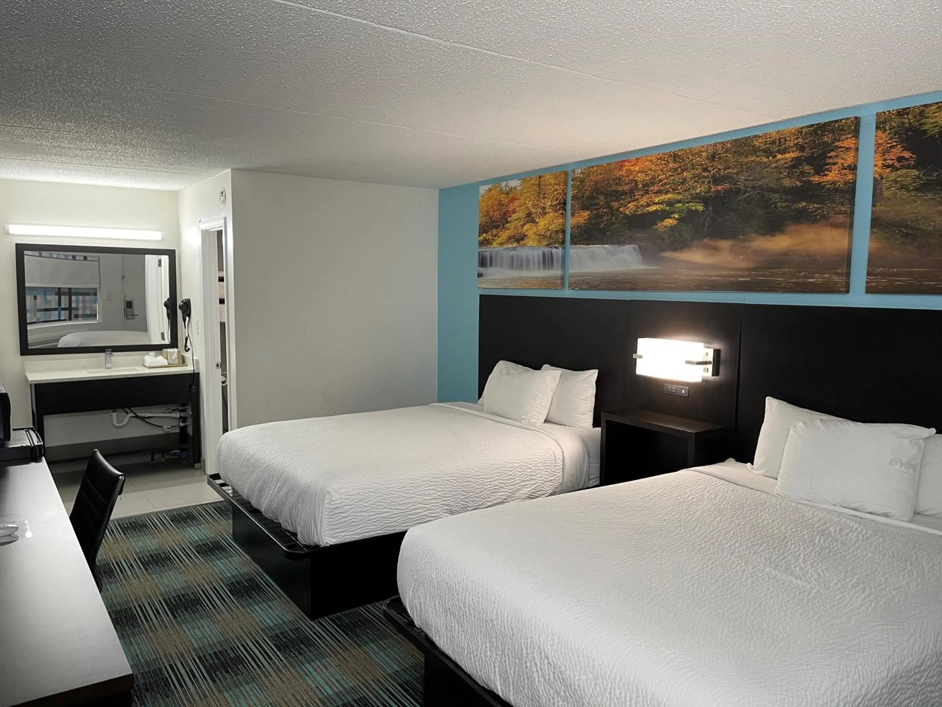 Bed in Days Inn by Wyndham Calhoun GA I-75 and US-41