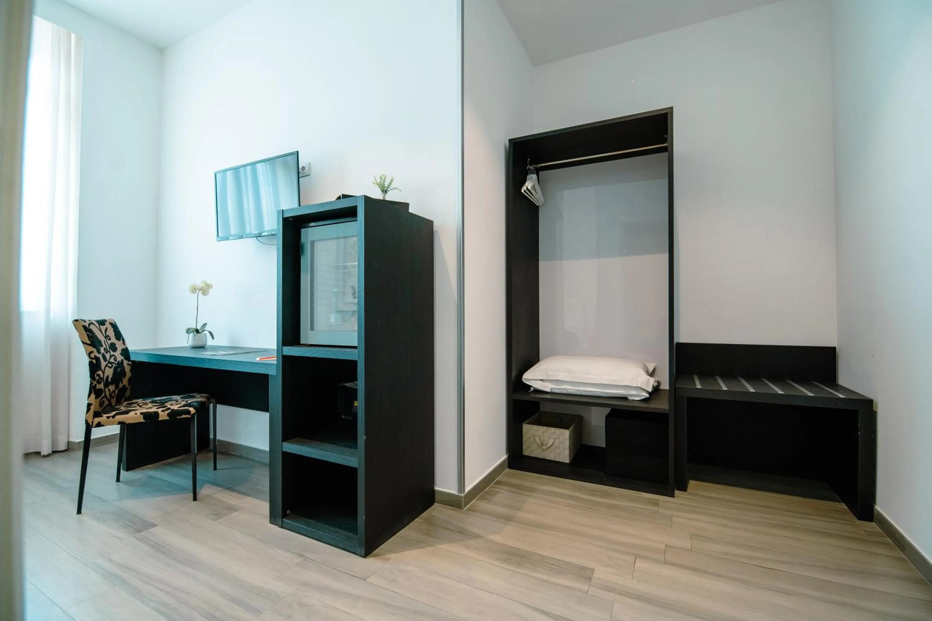 TV and multimedia in Hotel Bruman Salerno