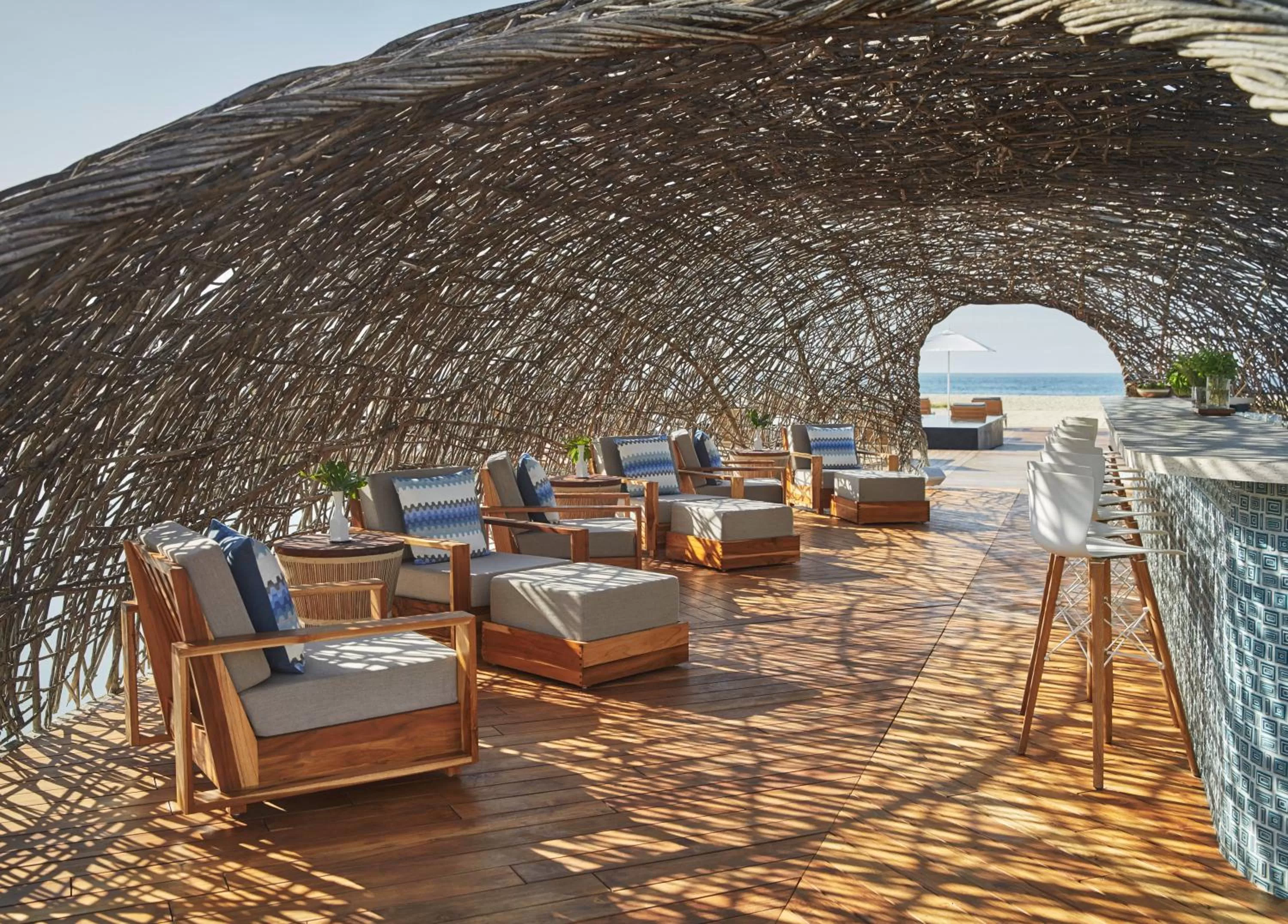 Lounge or bar in Viceroy Los Cabos