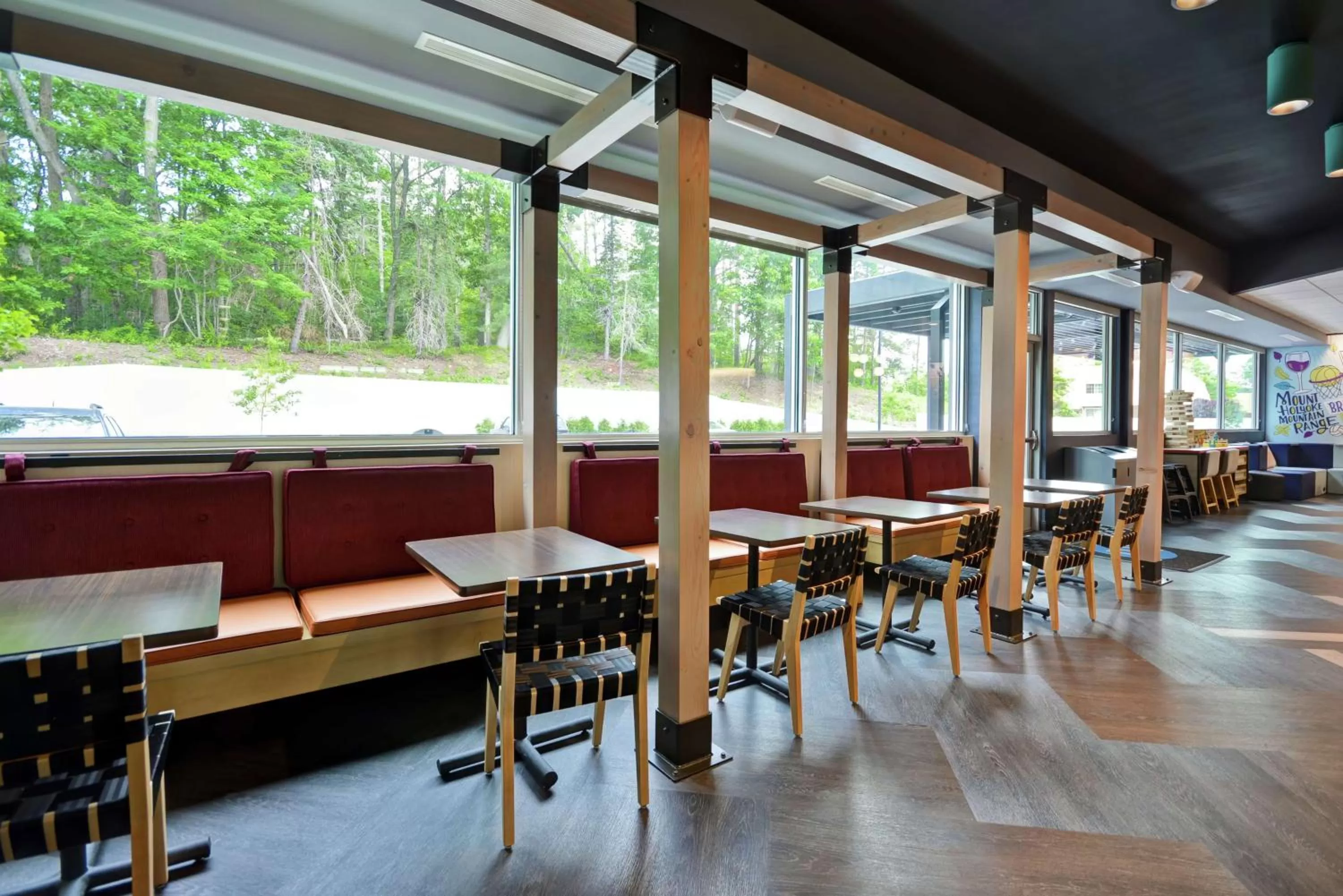 Lobby or reception in Tru By Hilton Chicopee Springfield