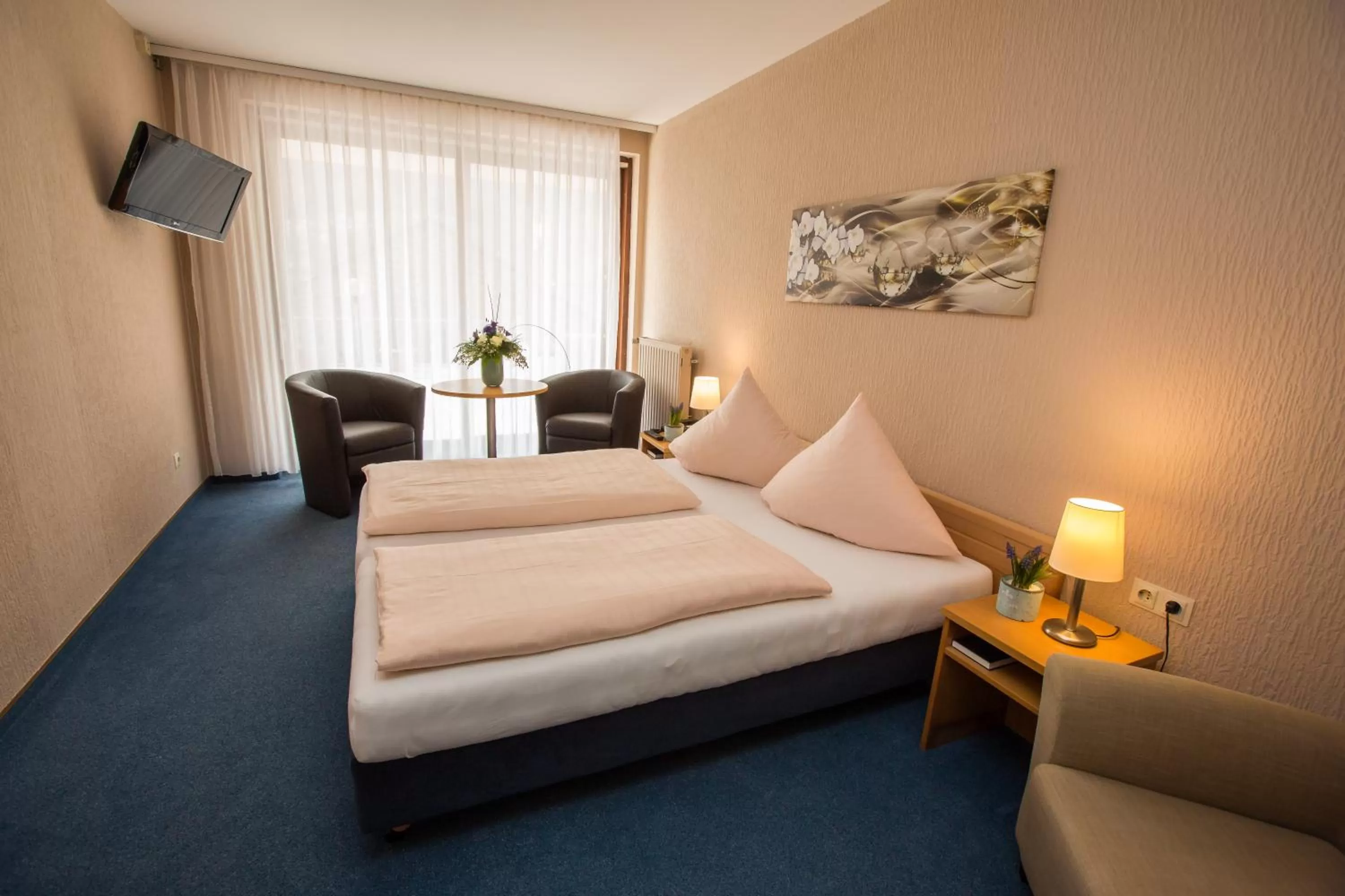 Double Room with Private External Bathroom - single occupancy in Hotel Traumblick