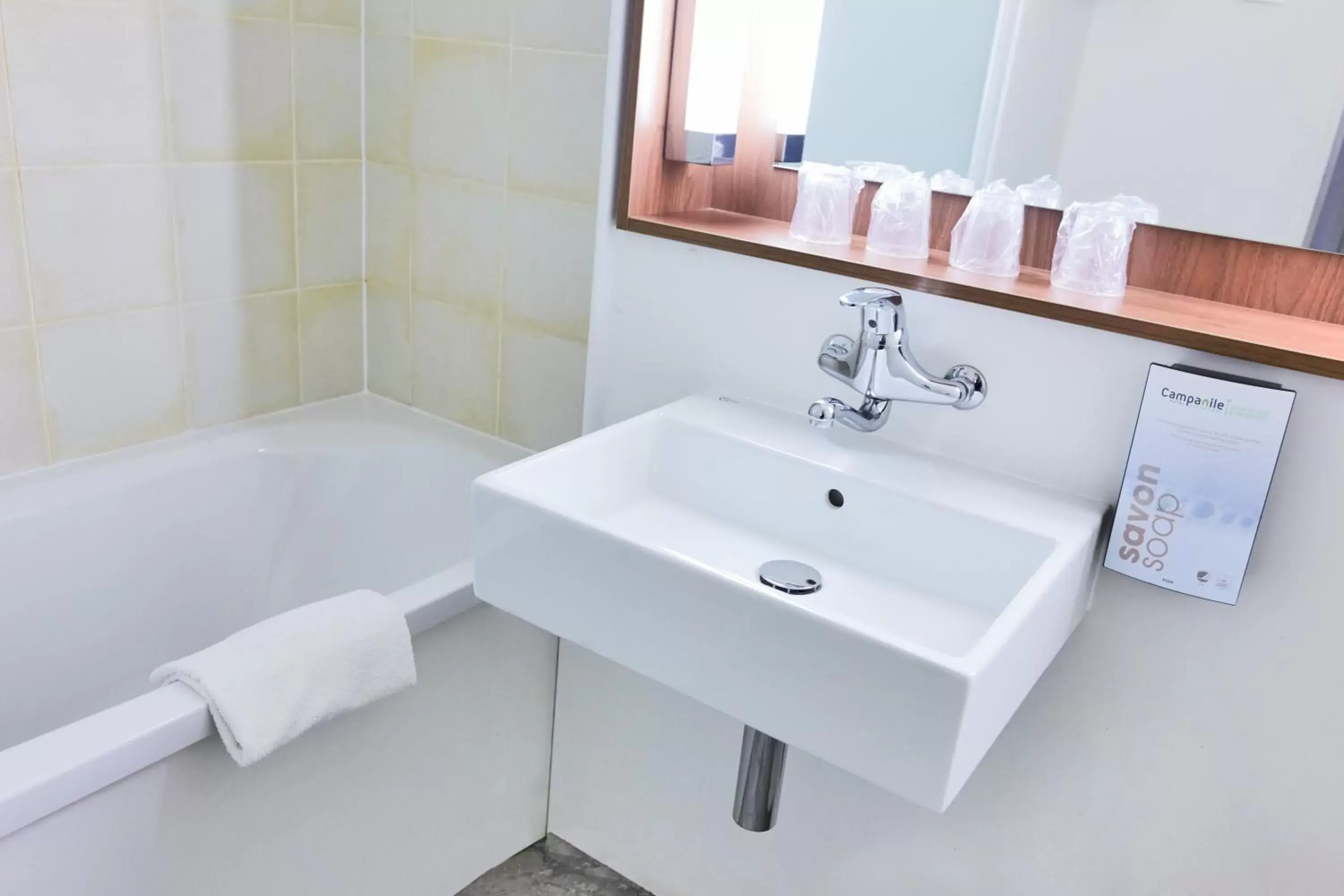 Triple Room with One Double Bed and One Single Bed (3Adults) in Campanile Paris Est - Porte de Bagnolet Triple Room with One Double Bed and One Single Bed (3Adults) in Campanile Paris Est - Porte de Bagnolet