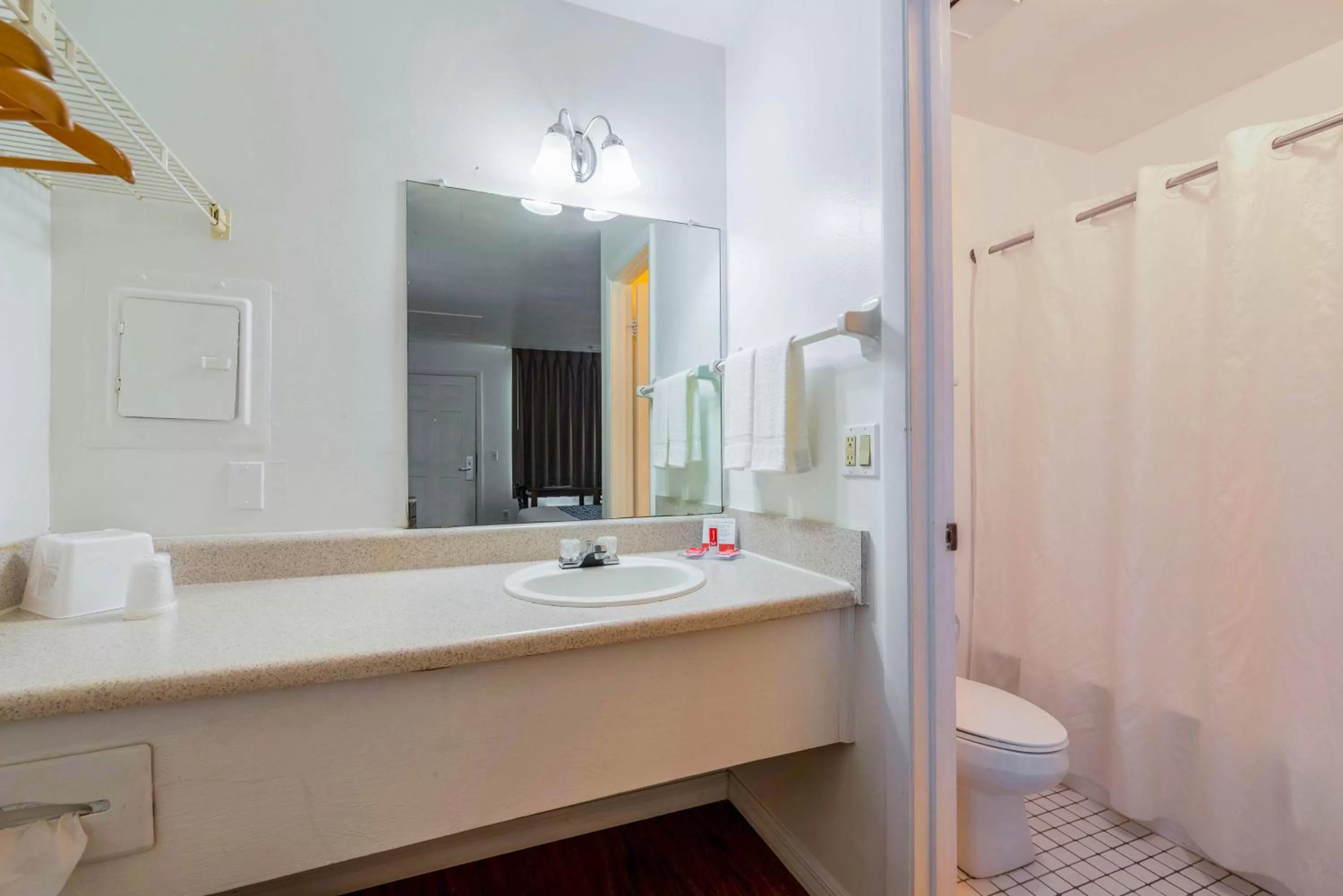 Bathroom in Econo Lodge