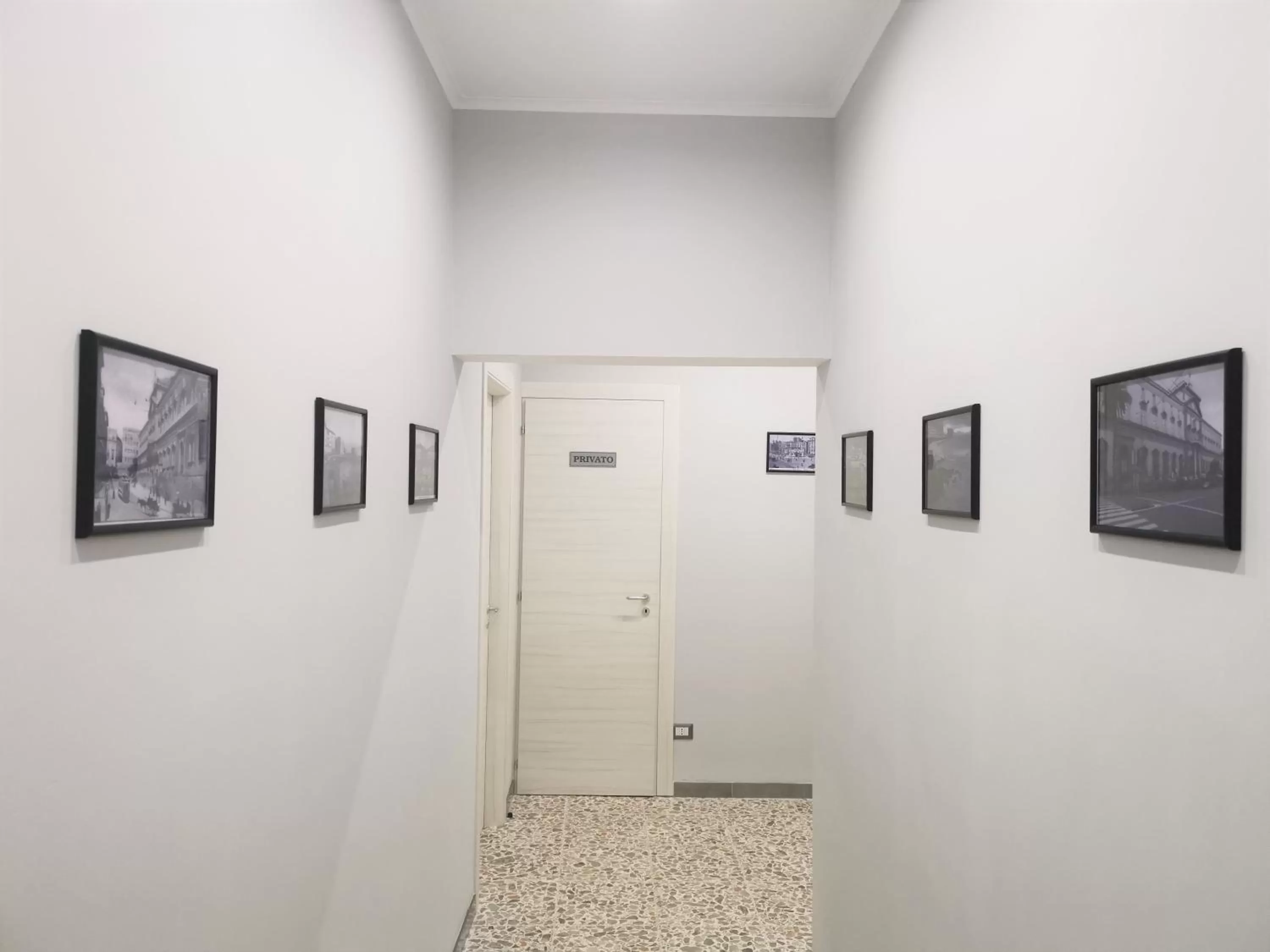 Lobby or reception, TV/Entertainment Center in EMME Napoli