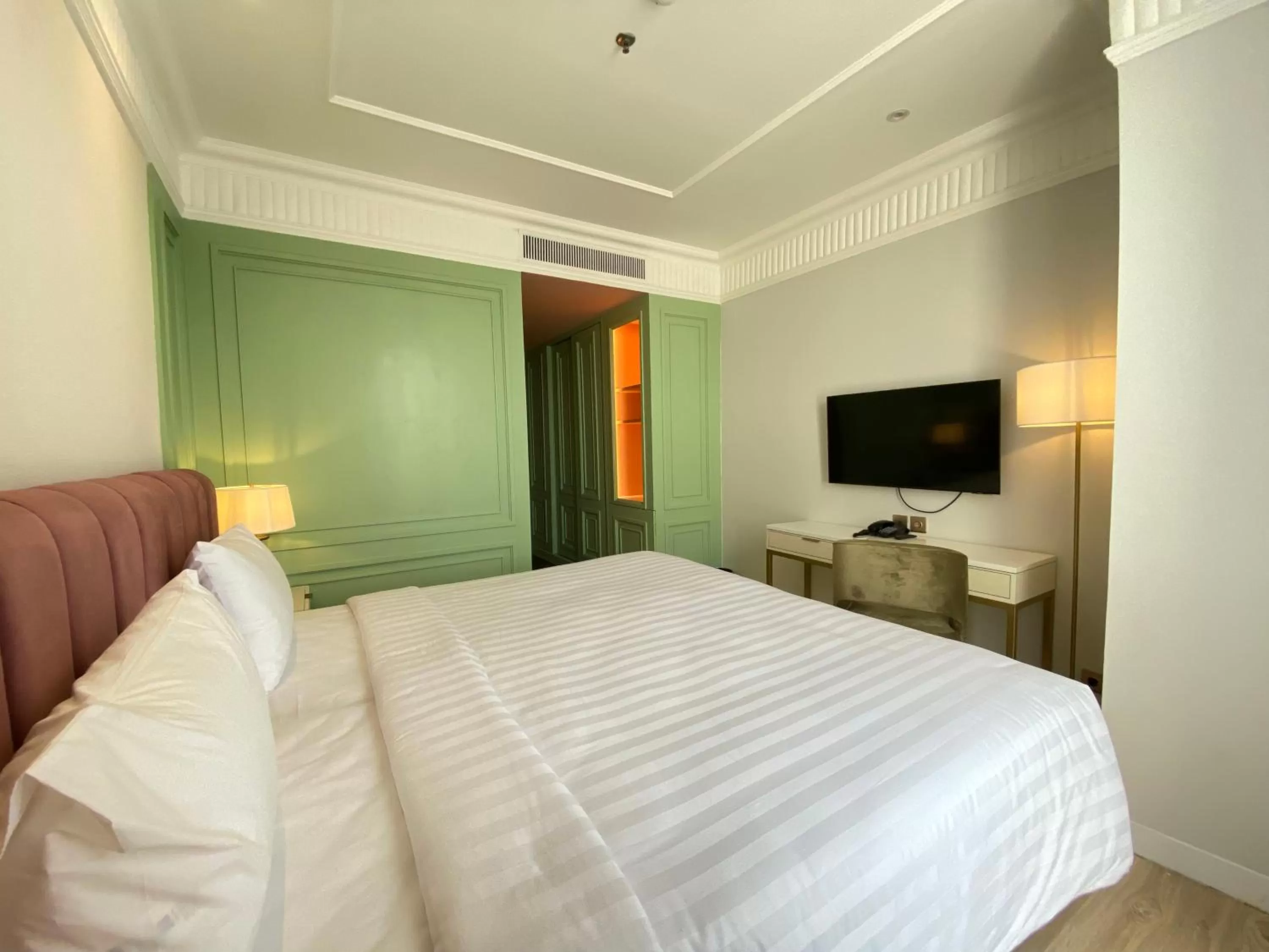 Bedroom, Bed in Maia Hotel Jakarta