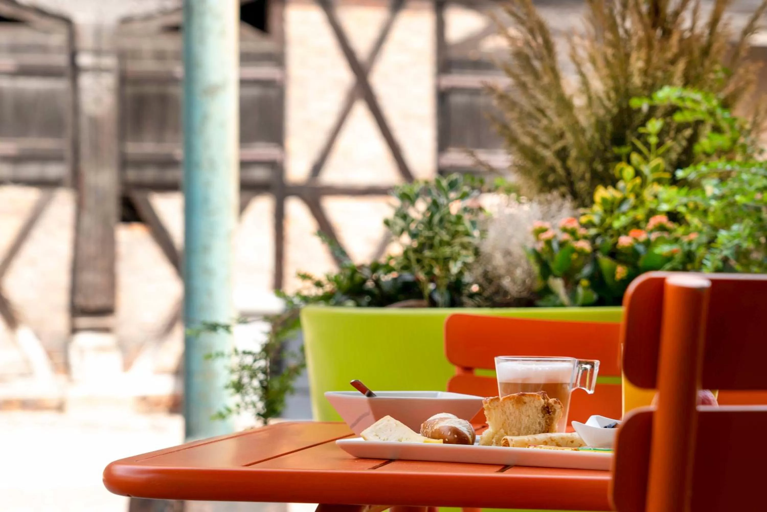 Patio in Ibis Styles Colmar Centre