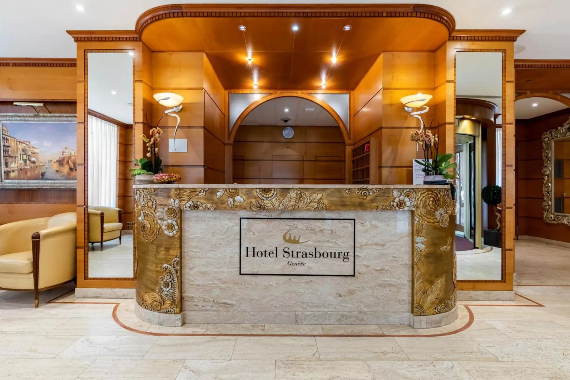 Lobby or reception in Hotel Strasbourg