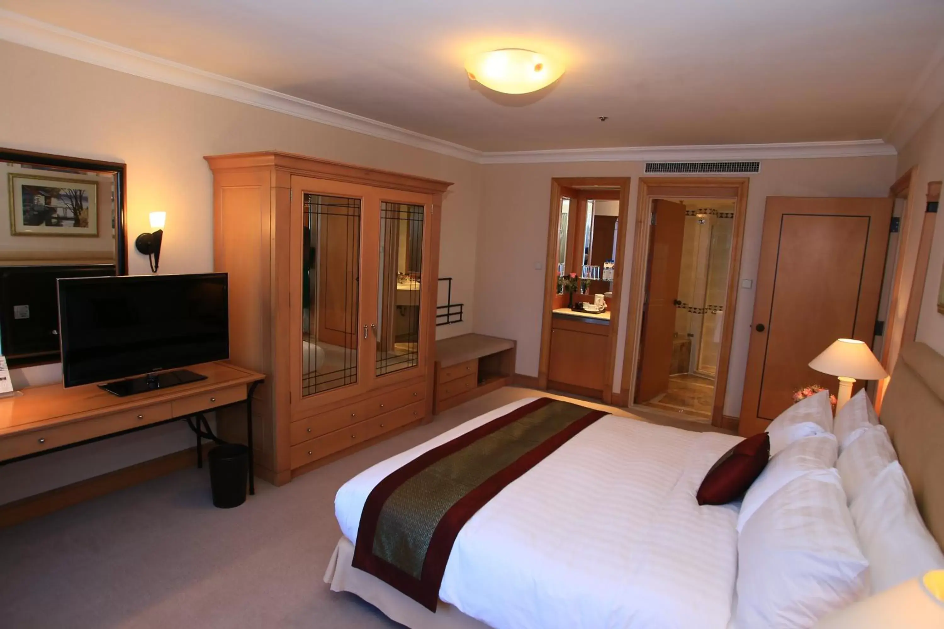 King Suite in Hanoi Daewoo Hotel King Suite in Hanoi Daewoo Hotel