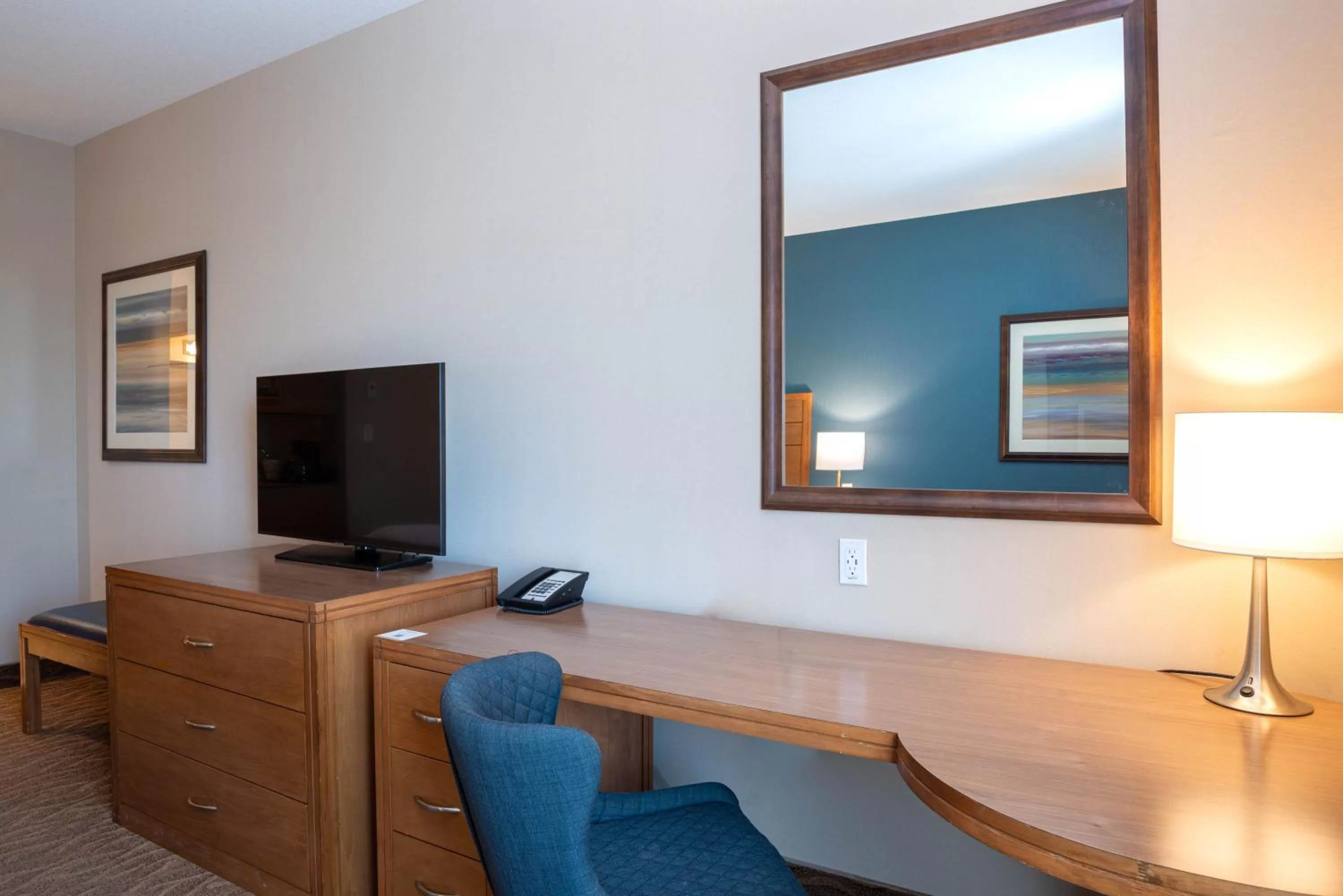 Photo of the whole room in Sandman Hotel and Suites Squamish