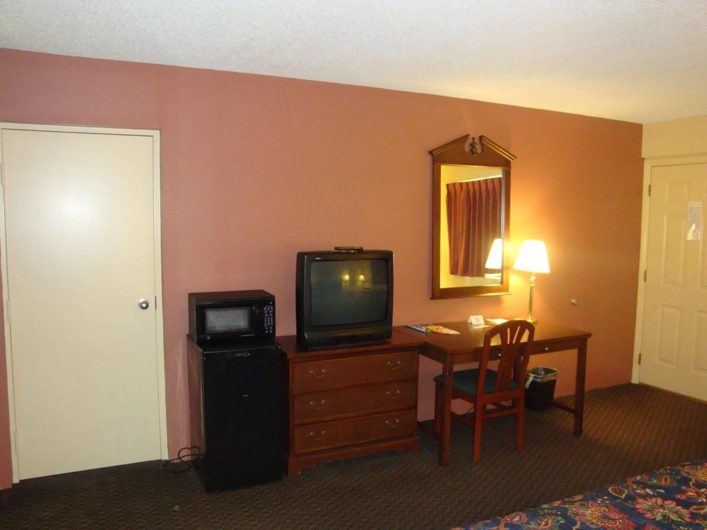 Photo of the whole room in Wilmington Inn