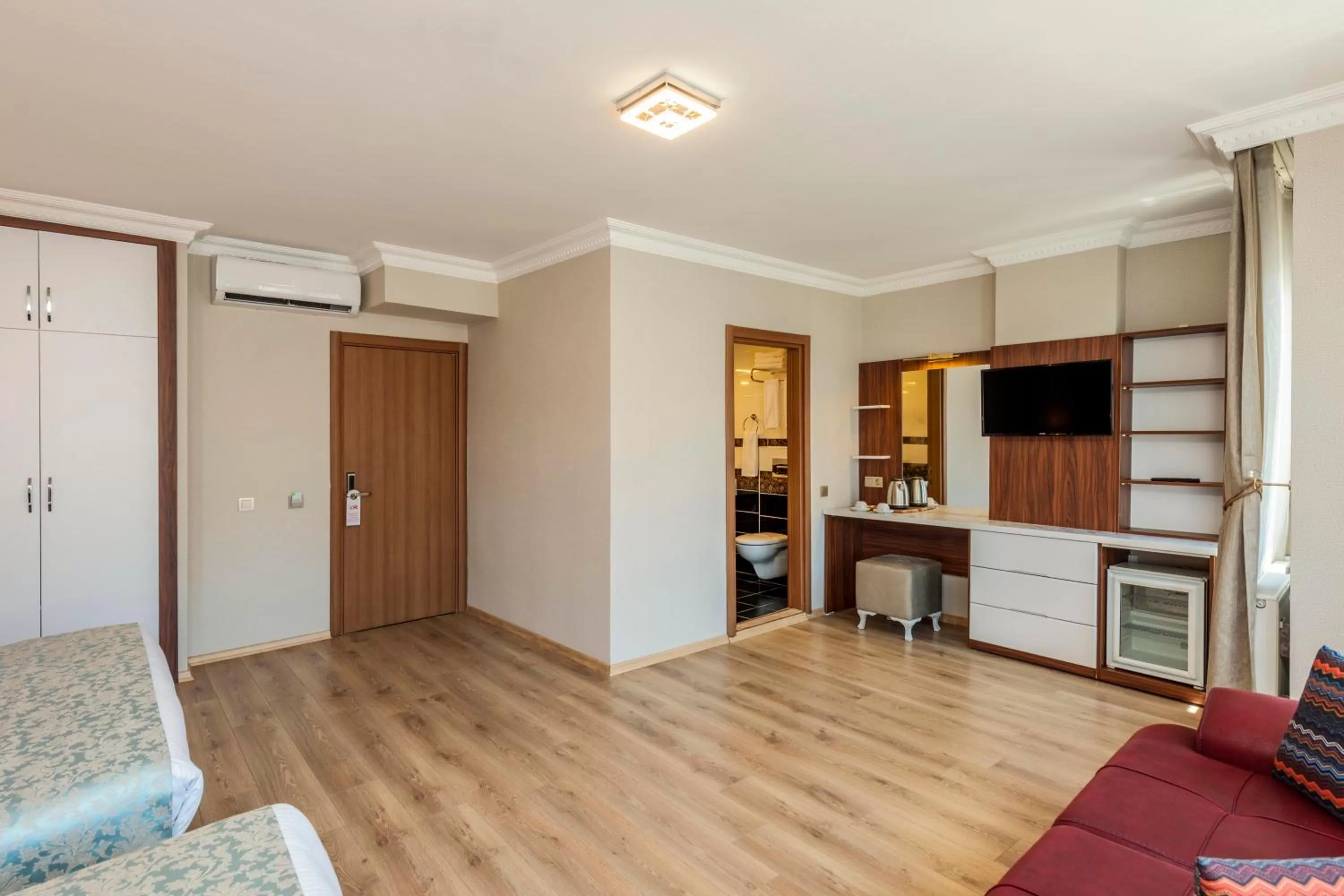 Coffee/tea facilities in Kupeli Hotel