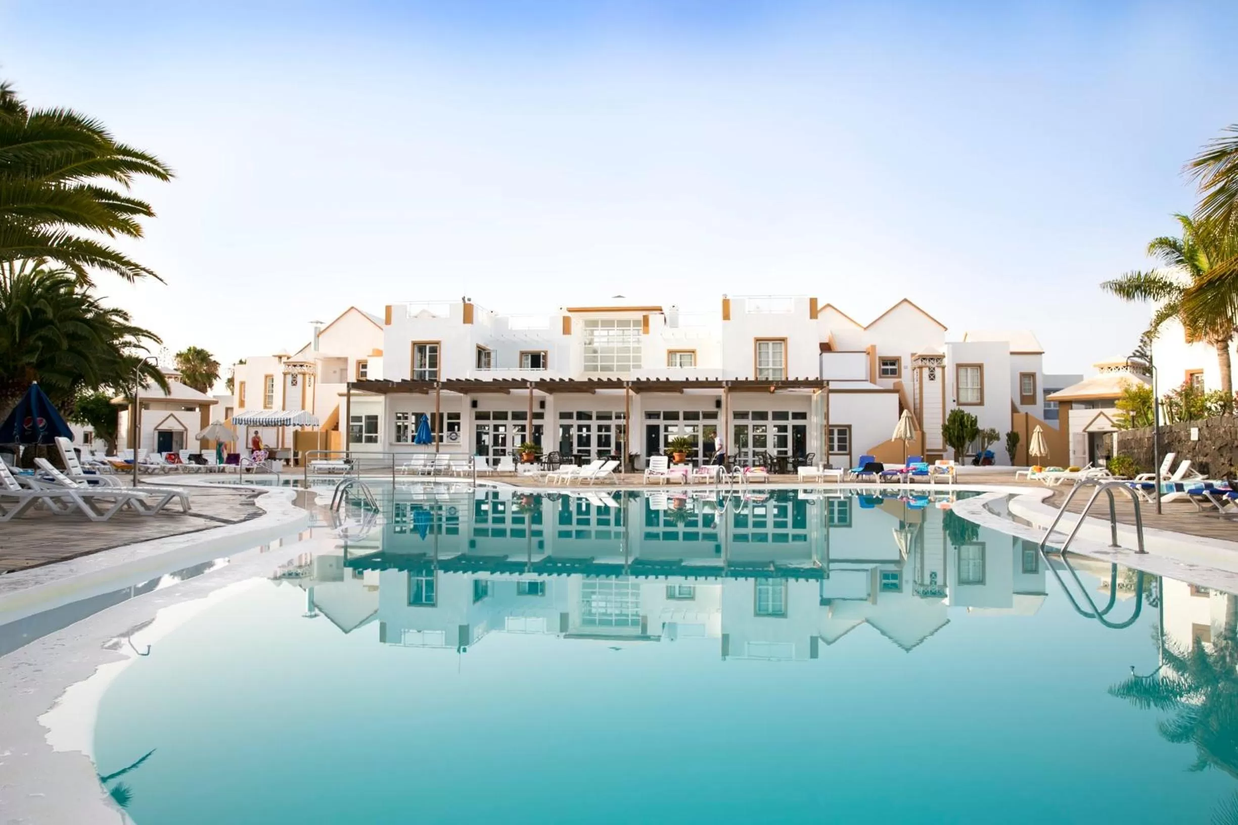 Swimming pool in Apartamentos LIVVO Morromar