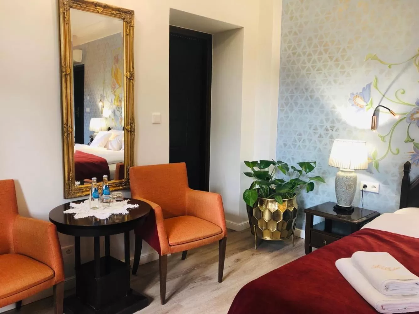 Living room, Bed in Hotel Ester