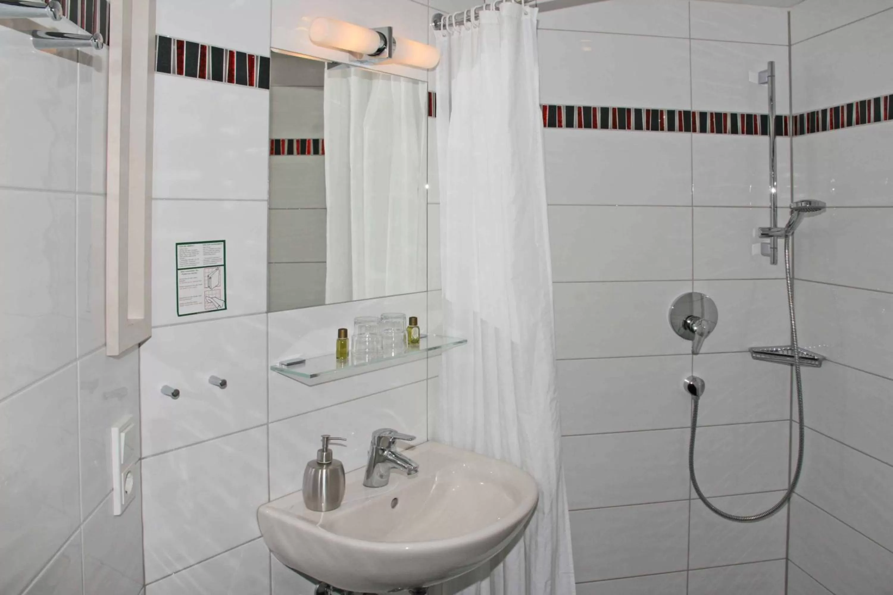 Shower in Hotel Central eGbR