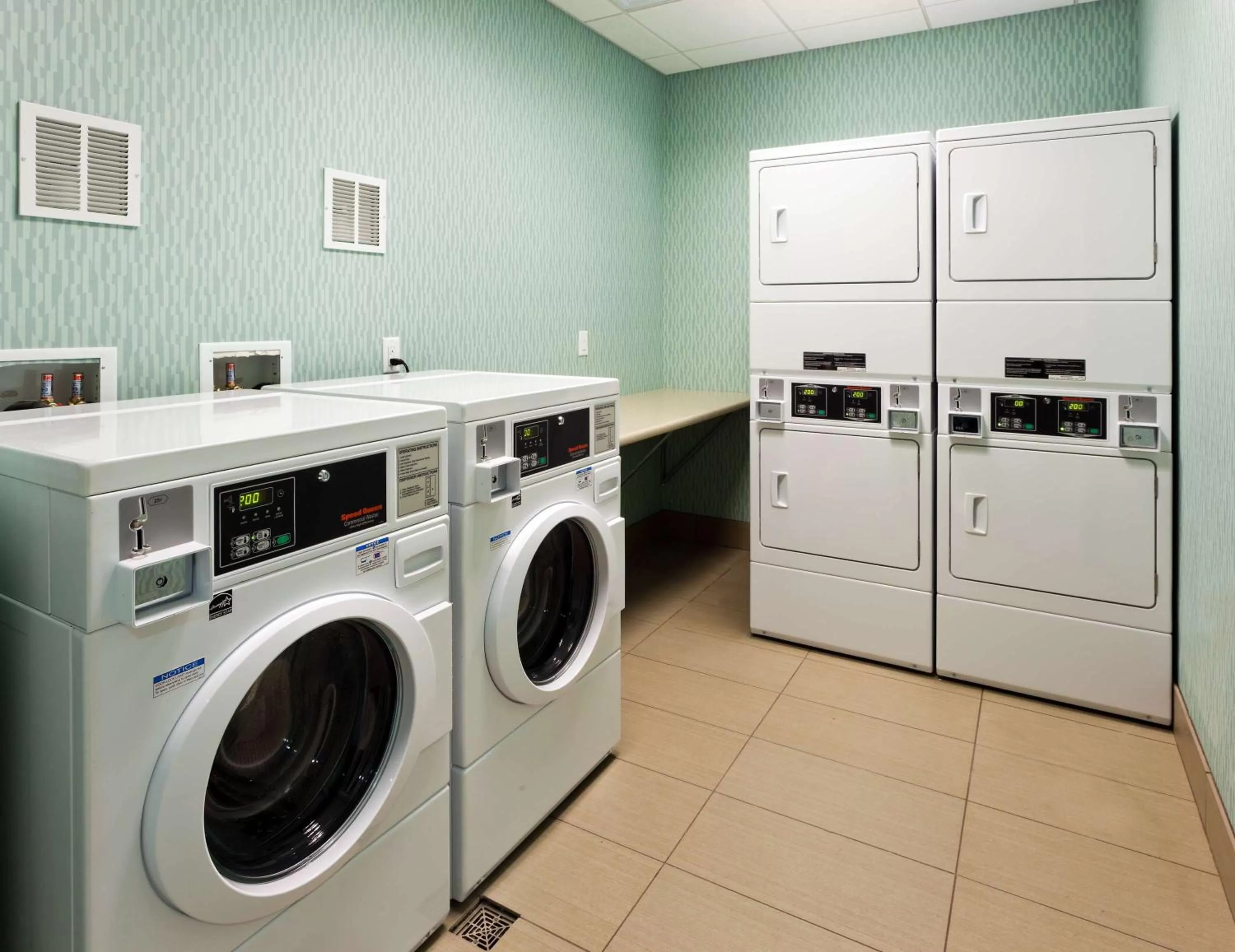 Property building in Hampton Inn & Suites Denver Airport / Gateway Park