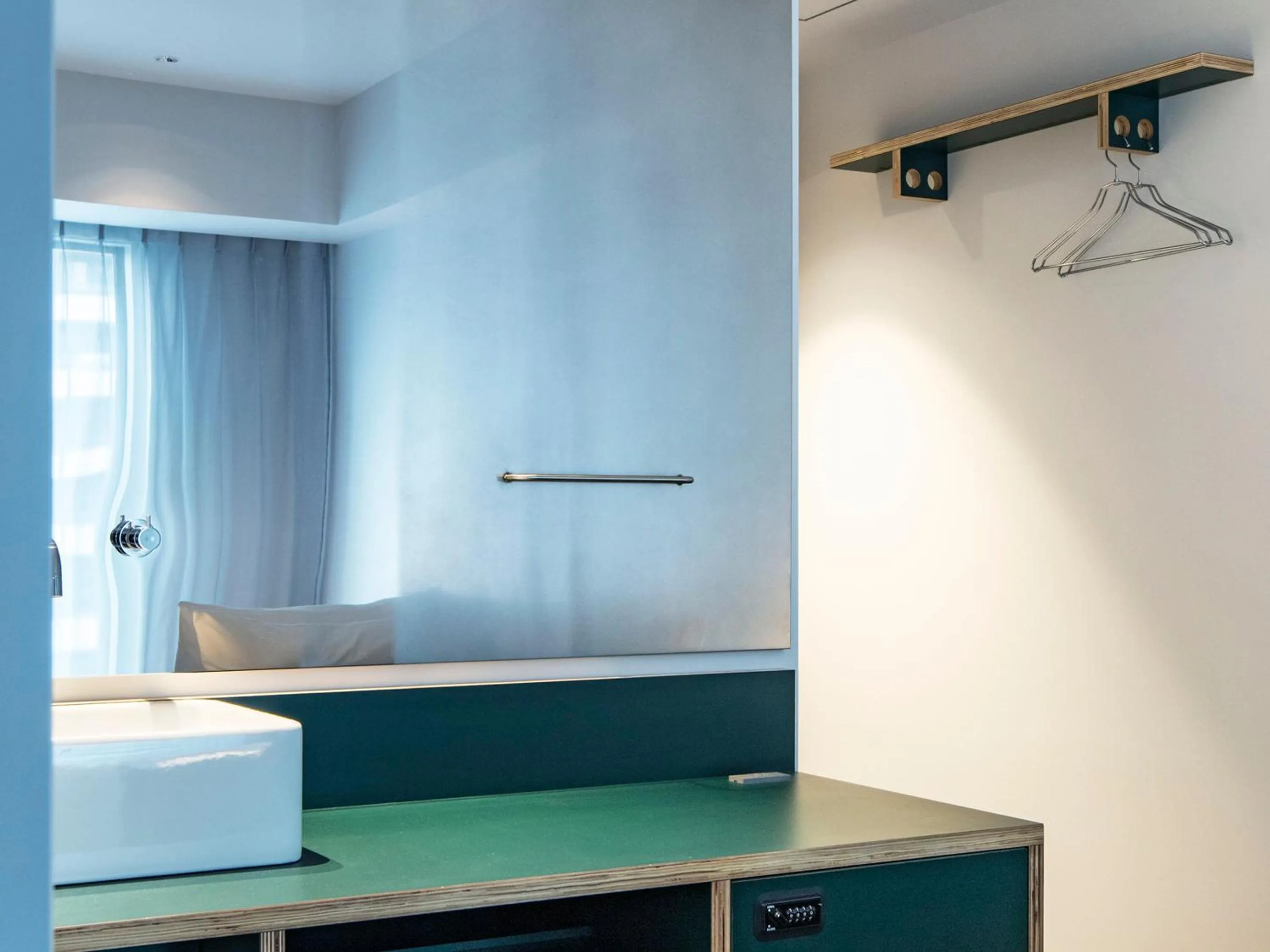 Photo of the whole room in all day place shibuya