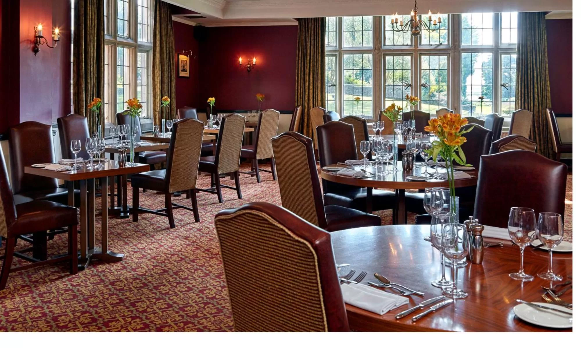 Restaurant/Places to Eat in Macdonald Elmers Court Resort