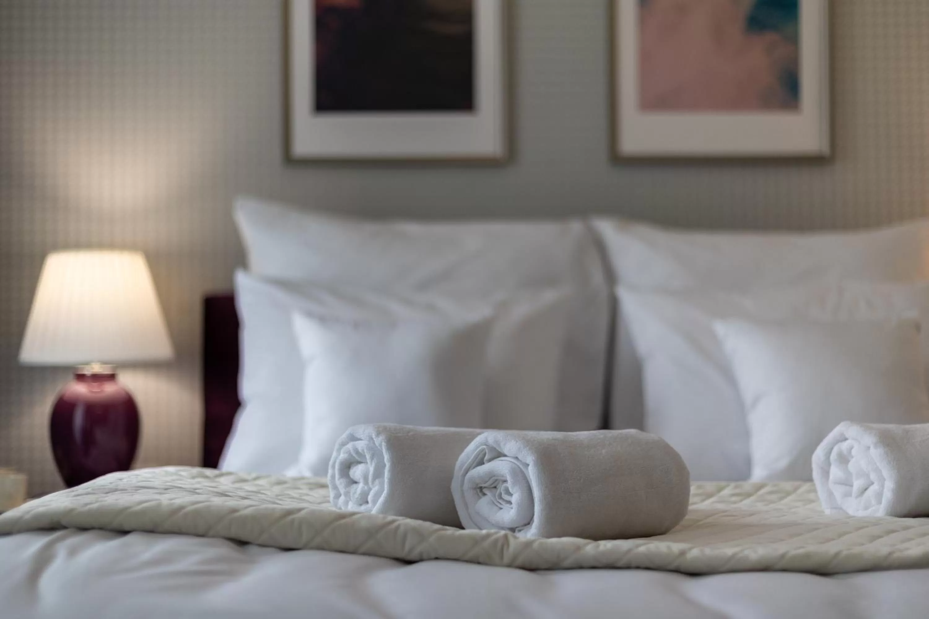 Bed in Hotel Sofia by The Railway Station Wroclaw