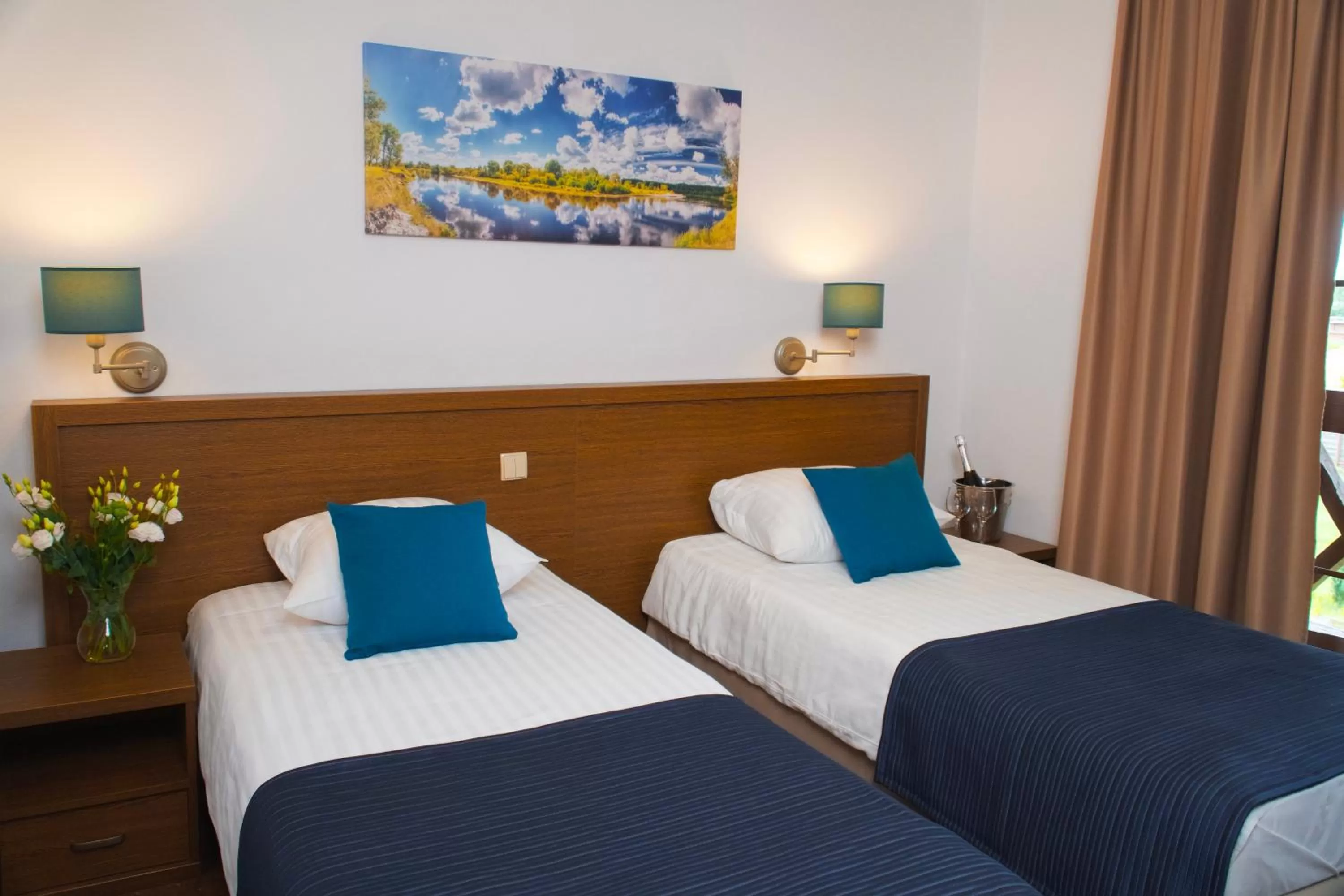 Bed in HOTEL CICHA WODA NIEPORĘT