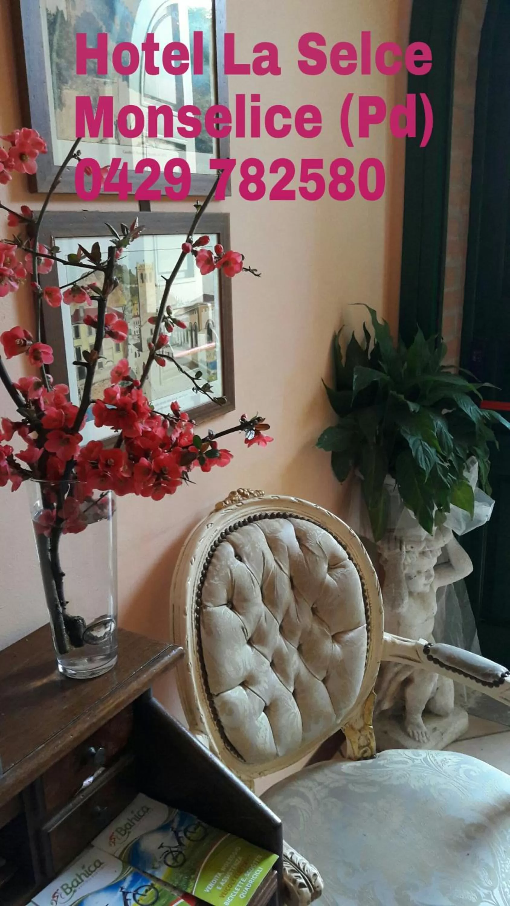 Living room in Hotel La Selce