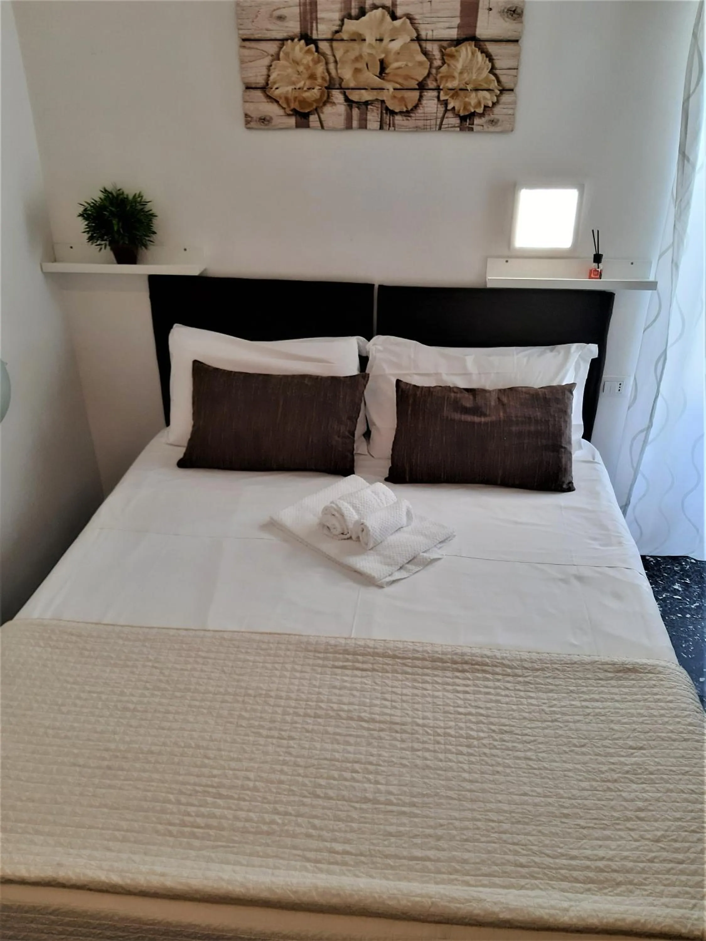 Bed in Hotel Victoria