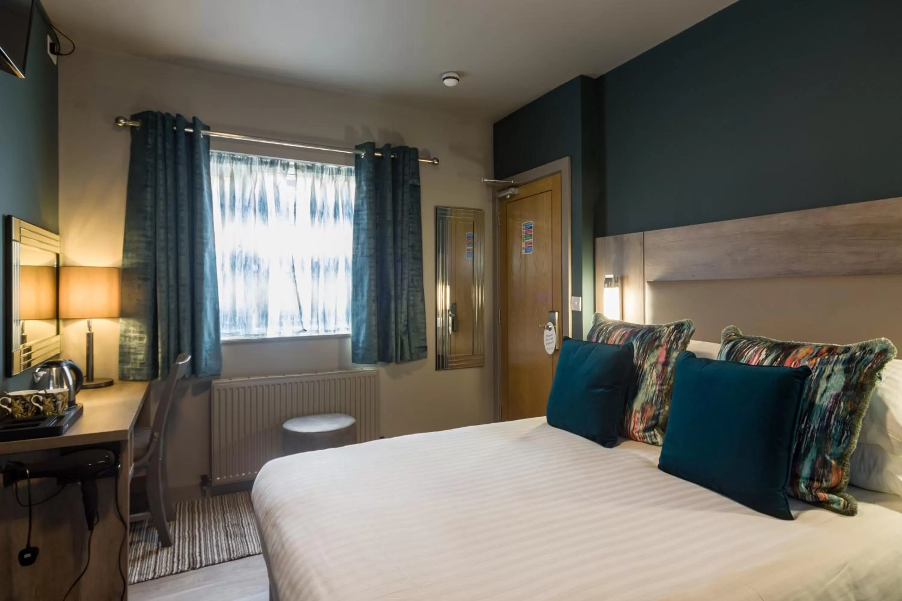 Bedroom, Bed in Hotel No 8